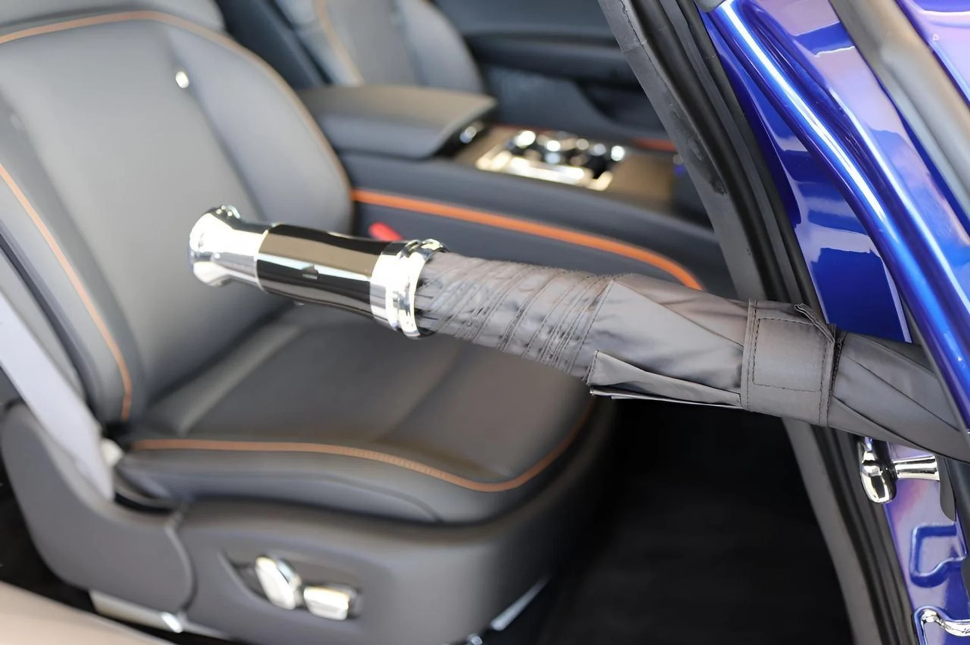 mph025_559199800_26_e54edb9941