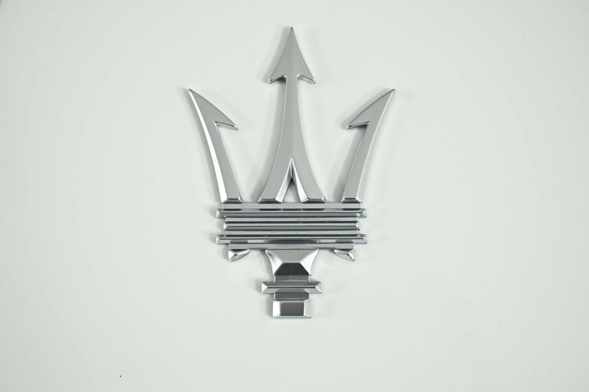 mph025_565652974_used_2025_maserati_grecale_base_11350_22975680_25_1024_3d5c290fc3