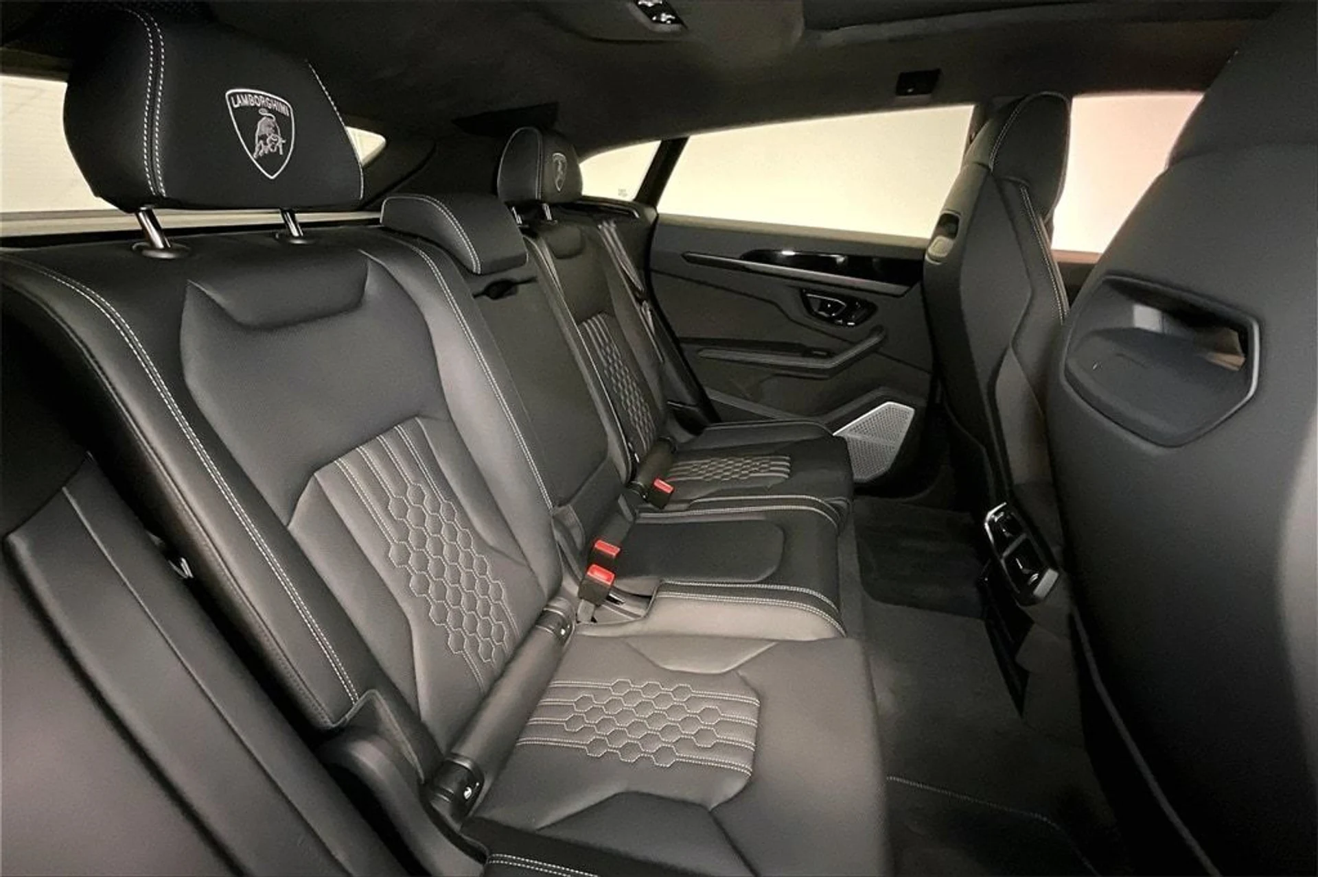 mph025_573899088_609702a1e736f9447dab64298210314ex_4981b05787