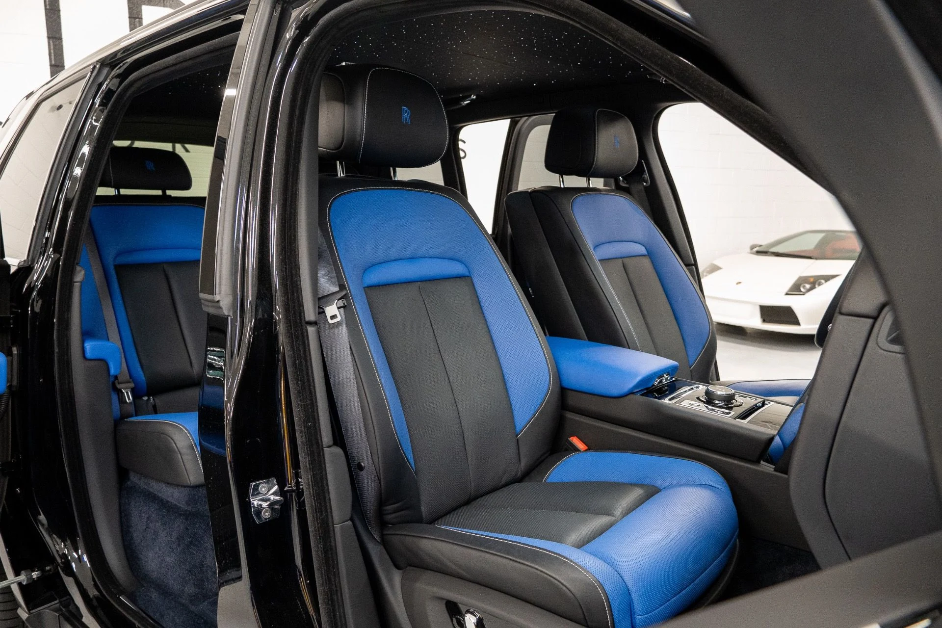 mph025_578321837_Used_2022_Rolls_Royce_Cullinan_1772571320_6d378be284