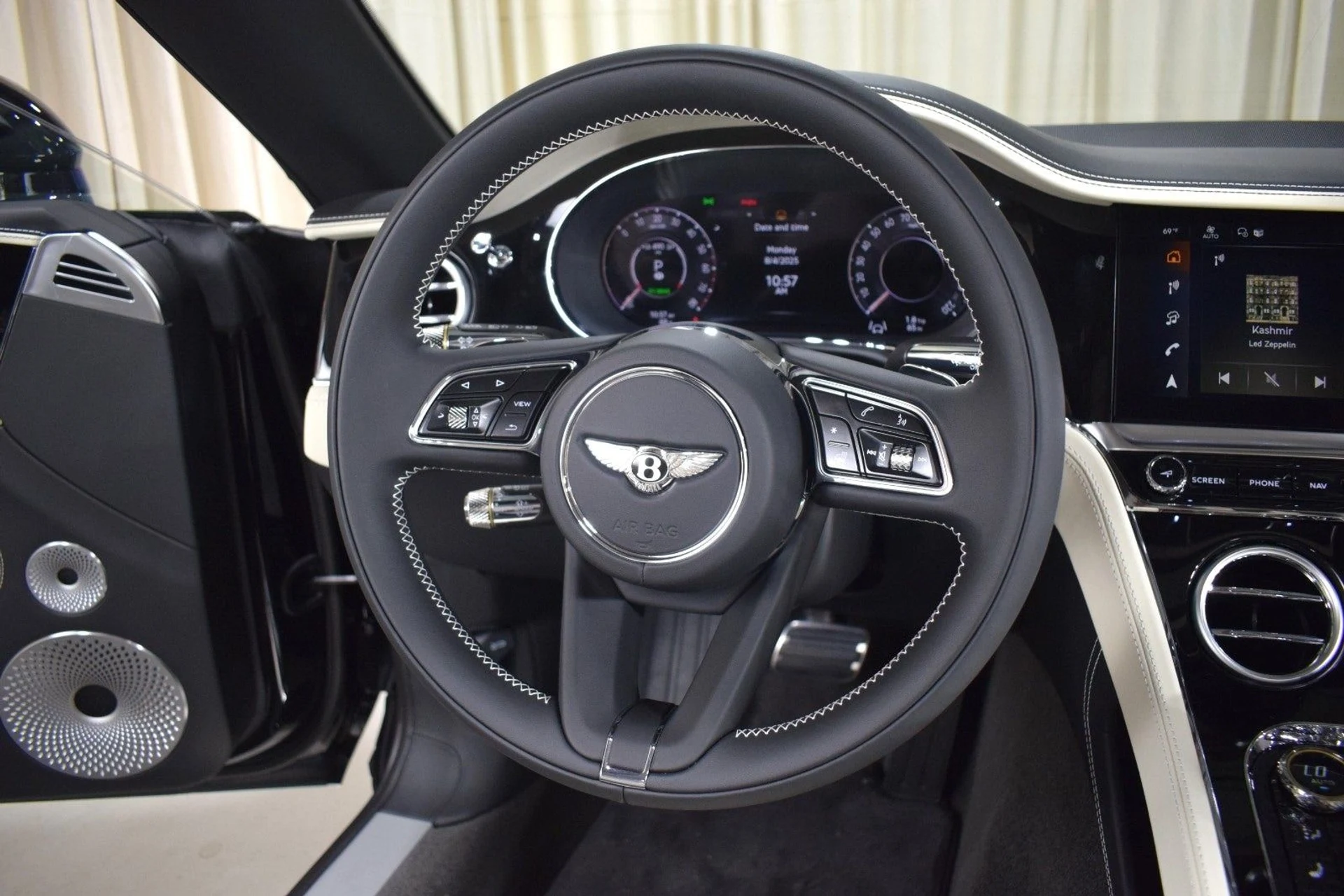 mph025_578334892_75ae0def866f4426fd404c42c75f193bx_e26cced92d