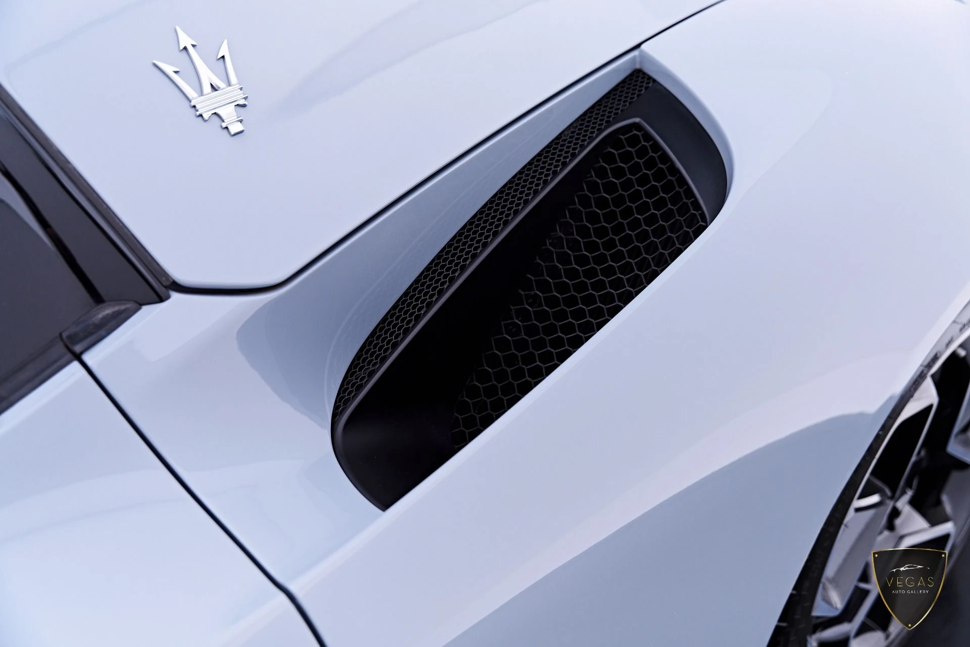 mph025_580705140_Used_2023_Maserati_MC_20_1782764022_3a0667d15e