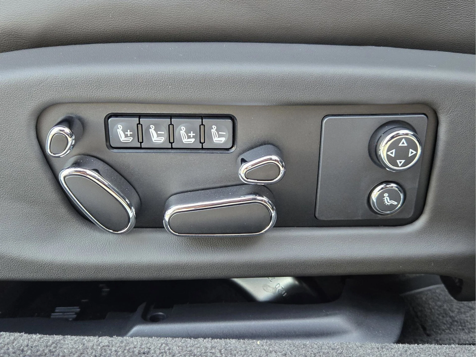 mph025_586959795_64f0fe419aa999d2351bd34a9a5526bdx_e0df5b2fe9