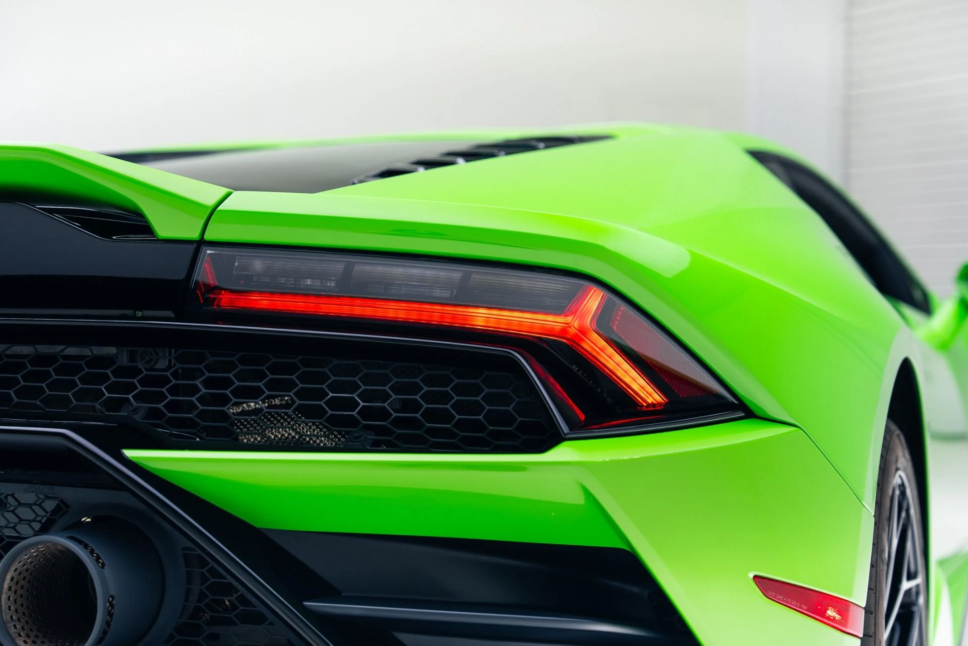 mph025_593351579_Used_2023_Lamborghini_Huracan_EVO_1765473040_81e0750e72