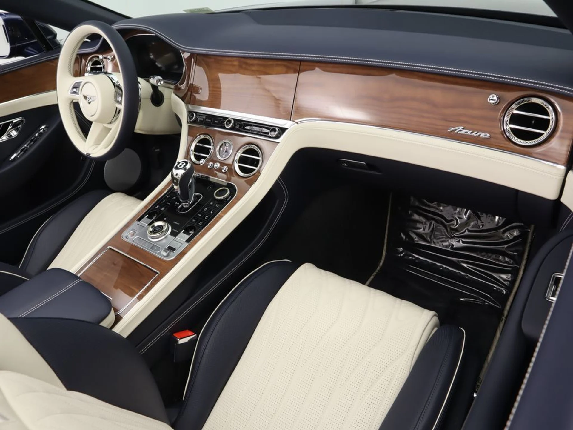 mph025_594089135_new_2026_bentley_continental_gtc_8119_22981514_26_1024_d1b9ea2a69