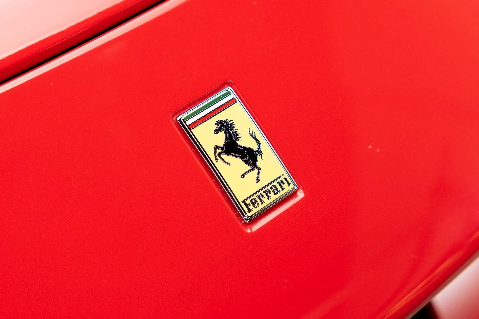 mph025_601941953_Used_2022_Ferrari_SF_90_Spider_1788255962_7dd9bb4056