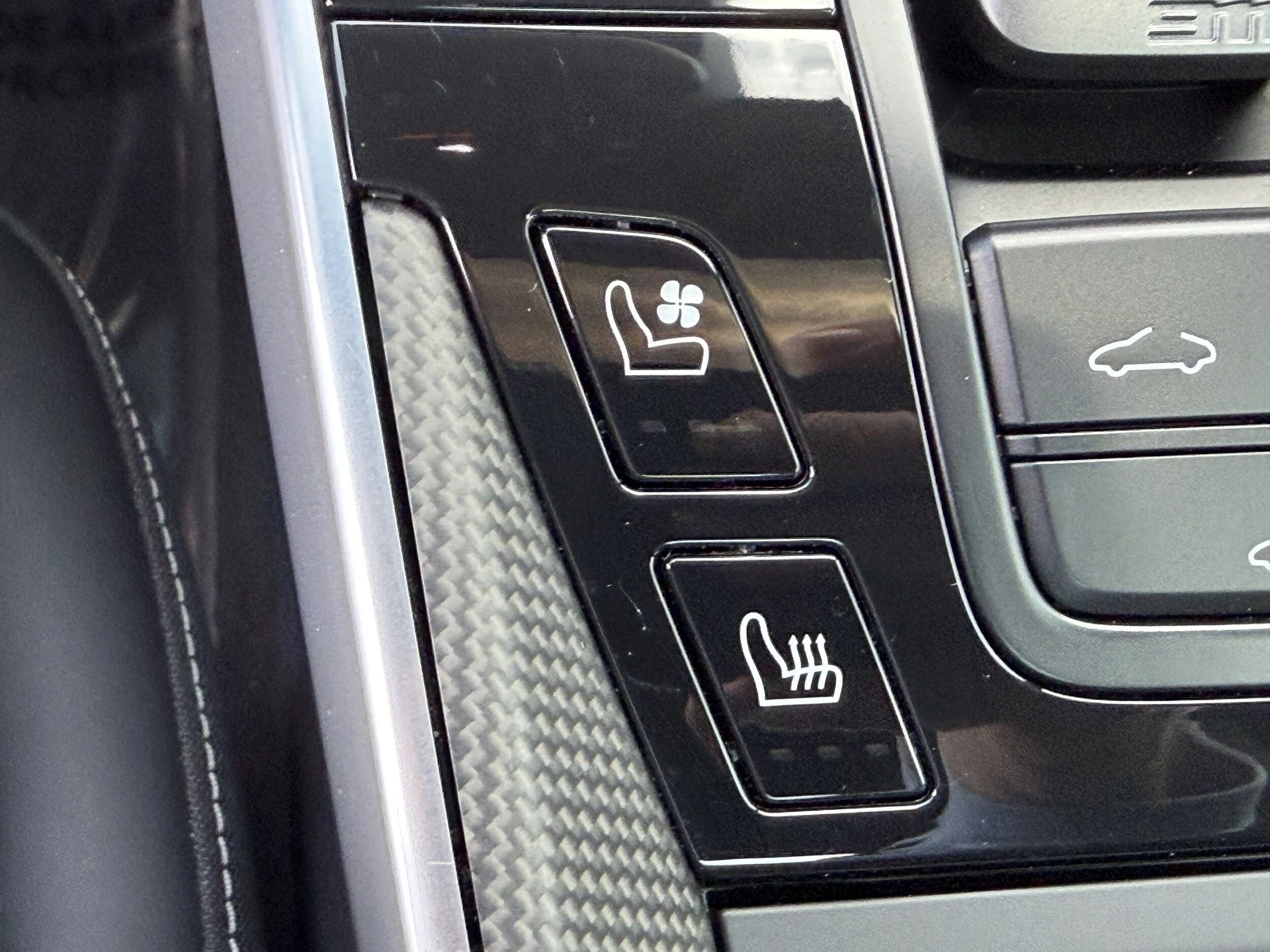 mph025_603167980_ada55712f2e1c5d5237826eeff8dd557x_88af9208a2