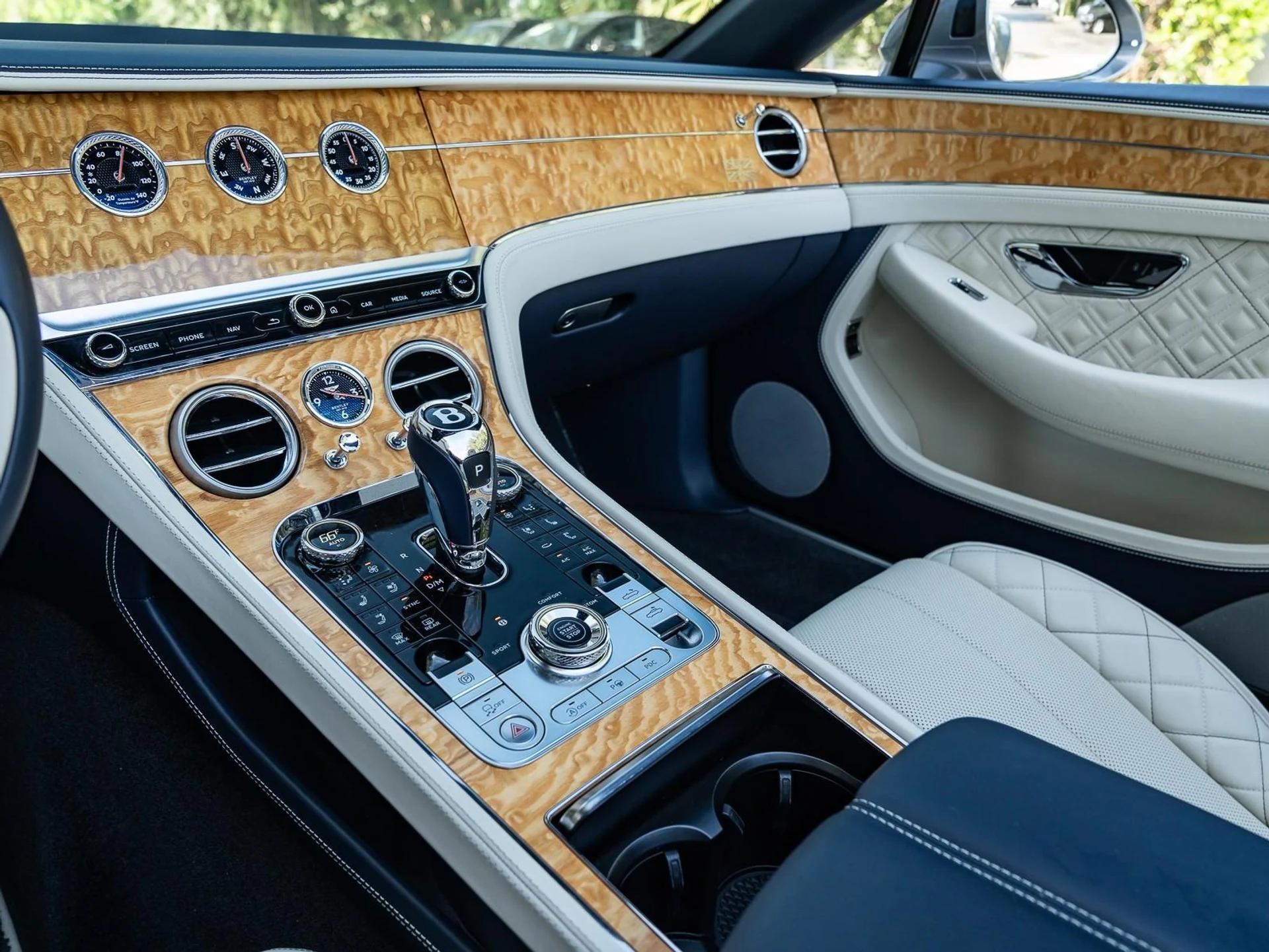 mph025_605155400_Used_2020_Bentley_Continental_GTC_GT_1756498125_1da84f2823
