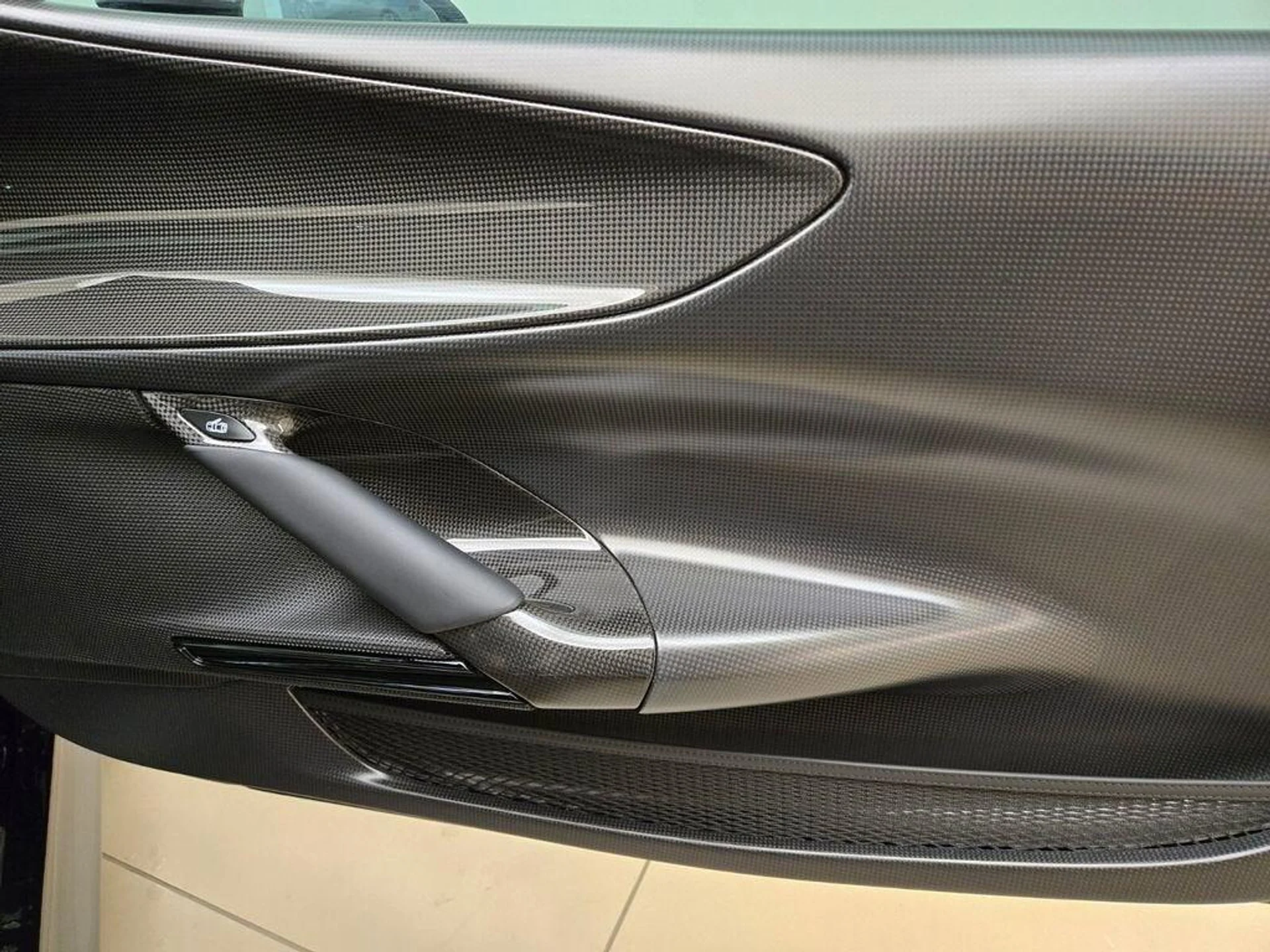 mph025_605359746_Used_2022_Ferrari_SF_90_Stradale_1771612498_6876405b5c