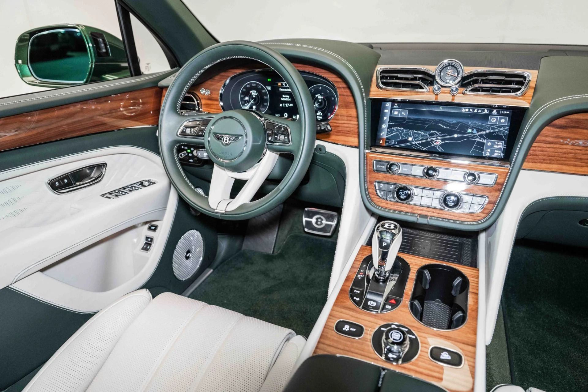 mph025_619182814_Used_2023_Bentley_Bentayga_EWB_Azure_V8_1716828034_9eaaa2eac7
