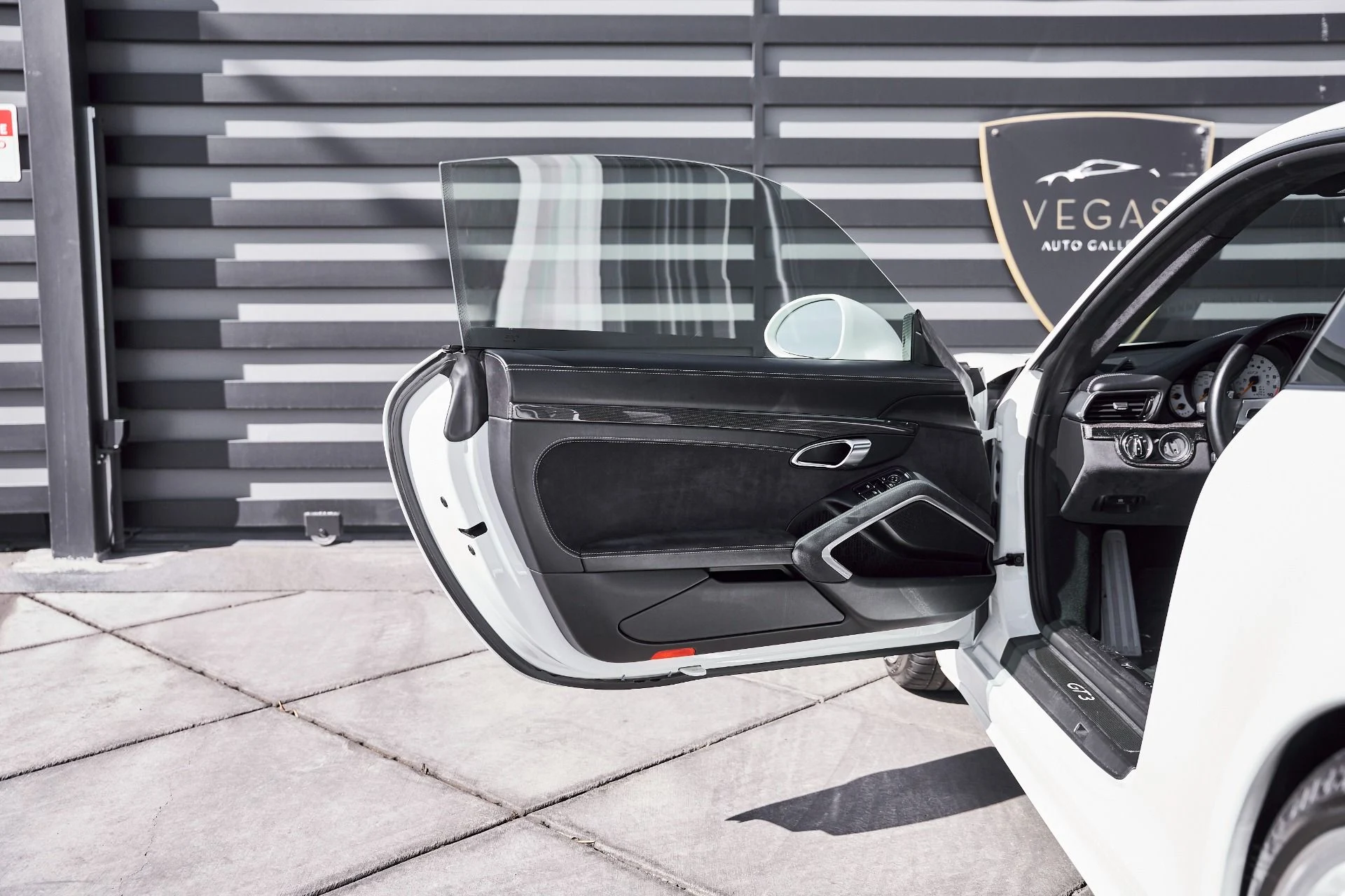 mph025_647675248_Used_2015_Porsche_911_GT_3_1771890201_f2191ca6d7