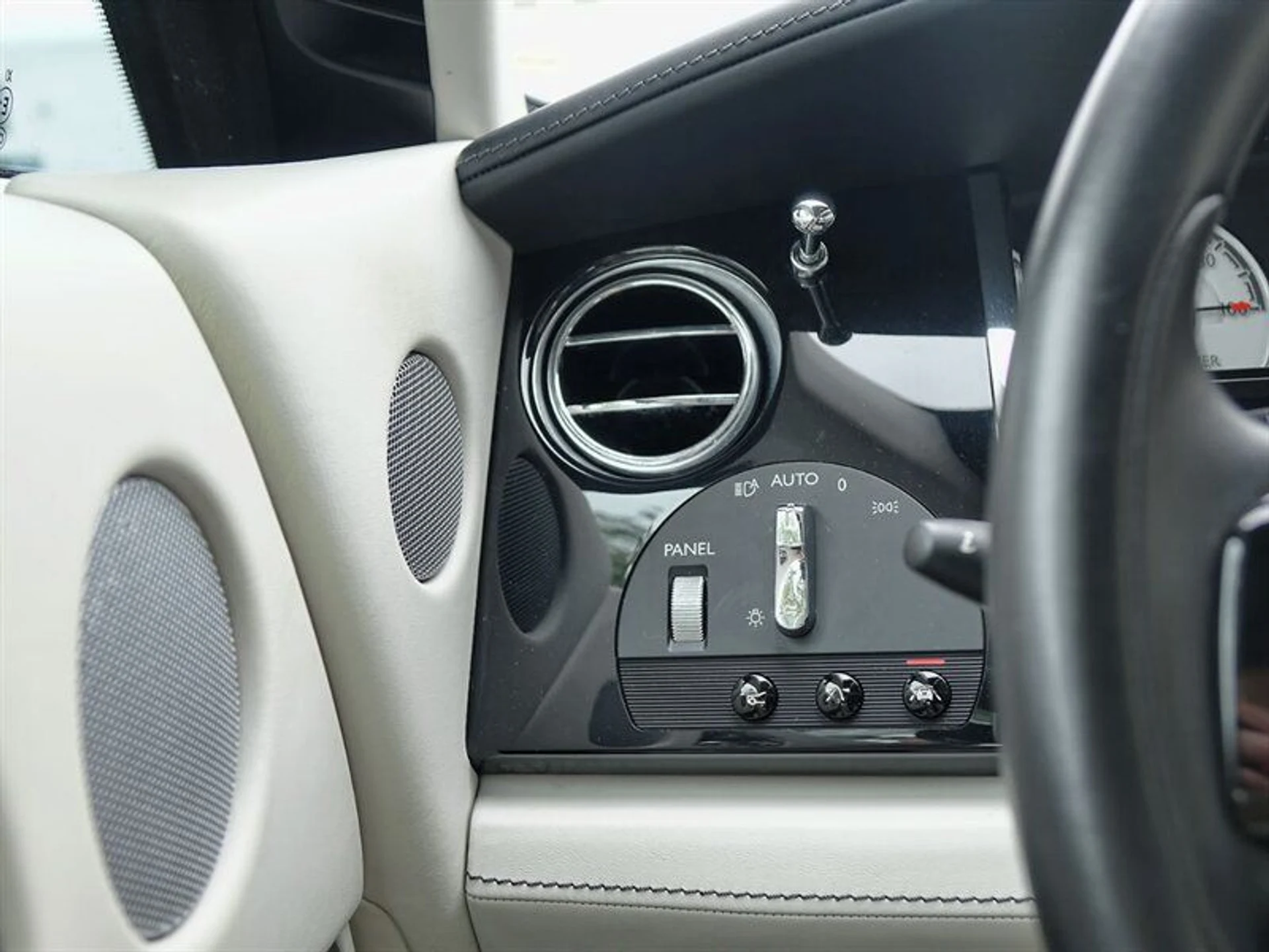 mph025_665887588_01aa4aa0c4_800_38f185e0b9