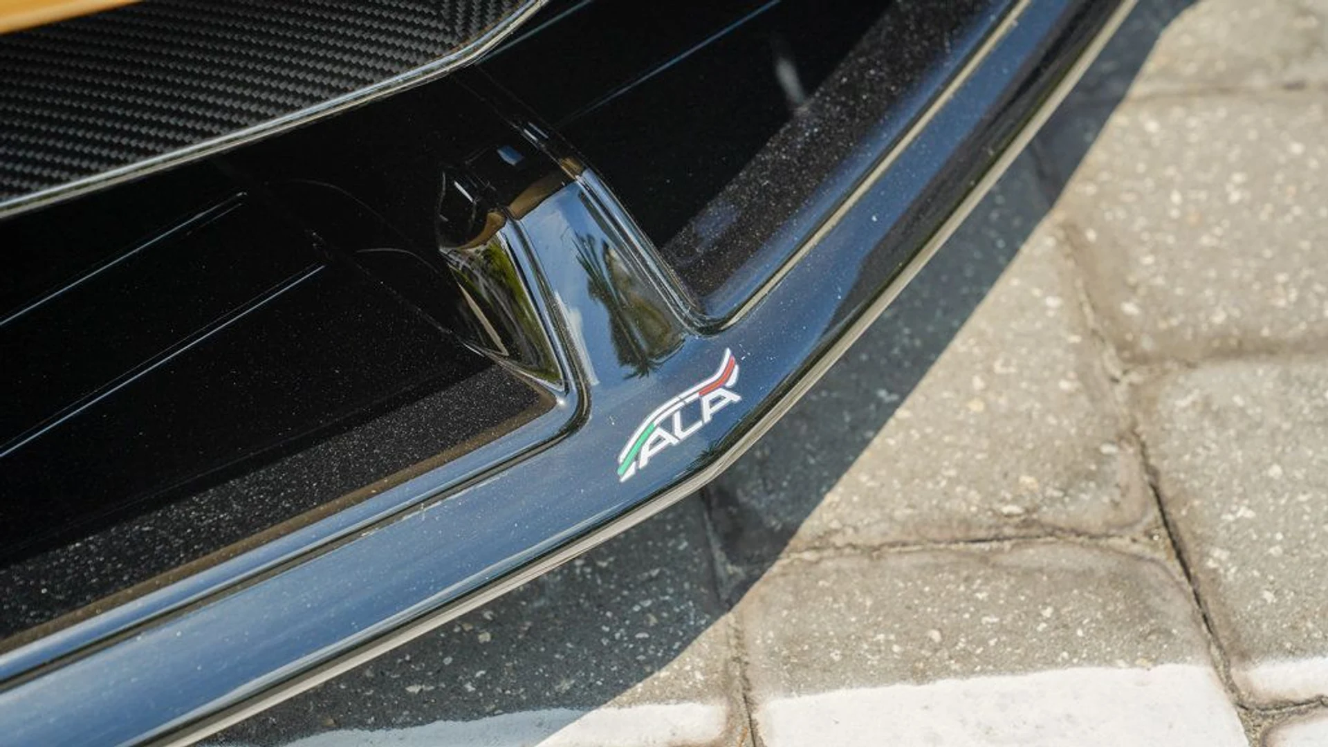 mph025_667806560_used_2019_lamborghini_aventador_svjcoupe_14354_22854192_26_1024_c0761aee06