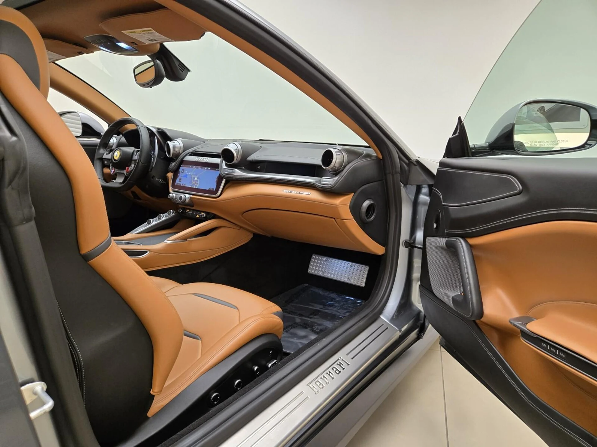 mph025_668088359_Used_2017_Ferrari_GTC_4_Lusso_V12_1768977463_191cb1655f