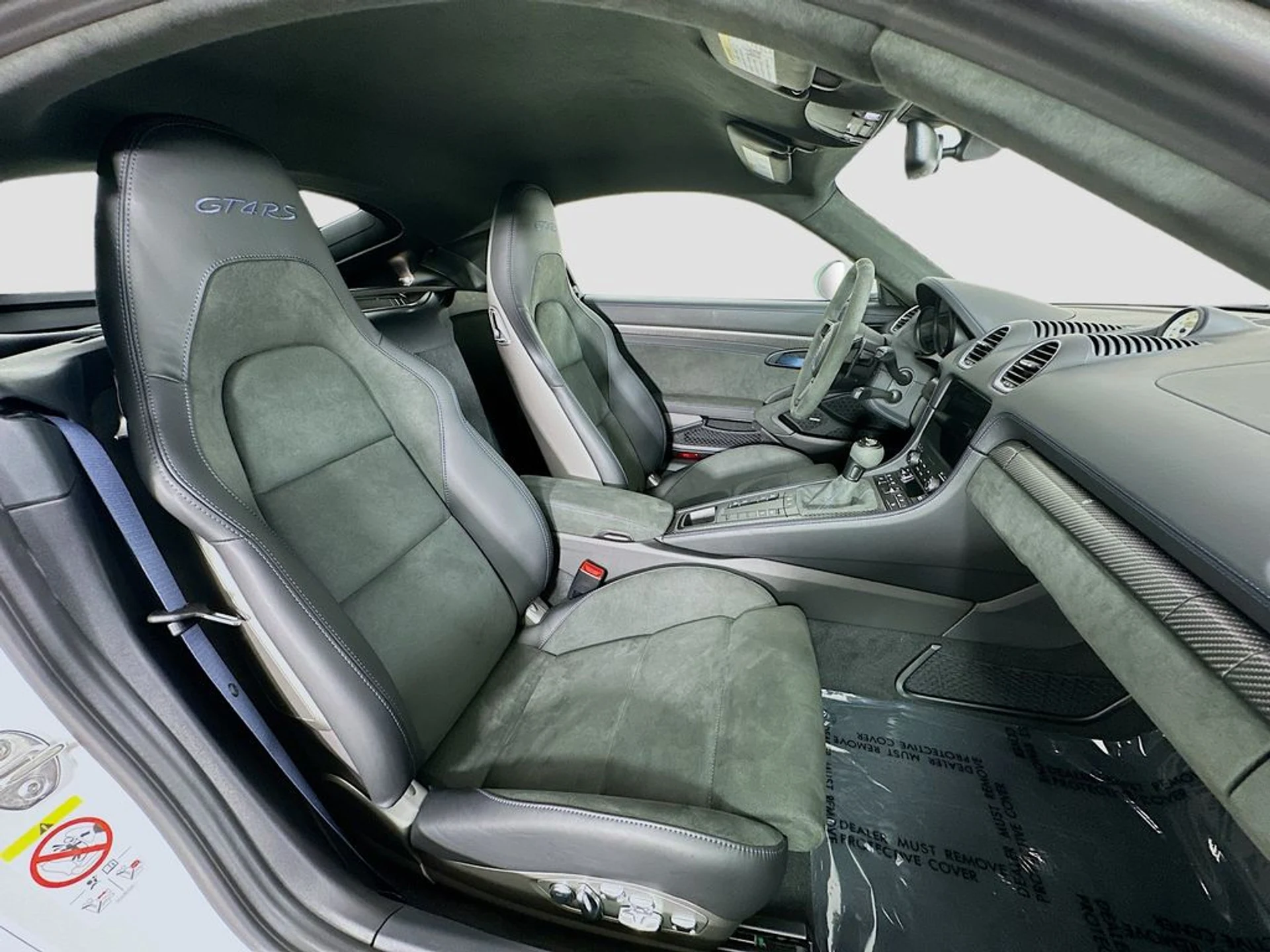 mph025_671747643_4f0683ea17e2477b72409006eae5642cx_083ace3239