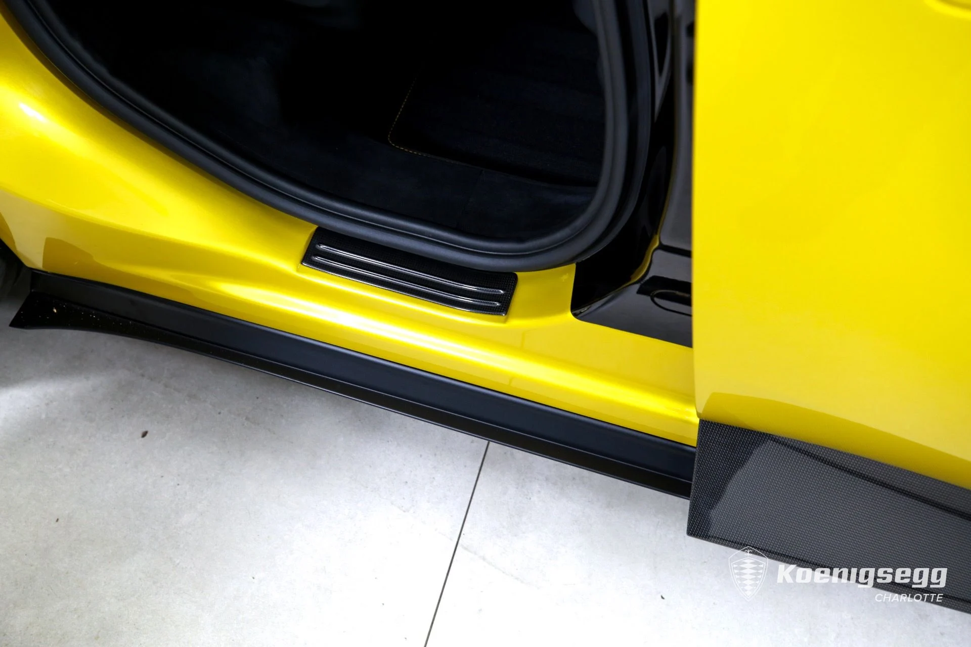 mph025_675721120_Used_2024_Ferrari_Purosangue_1756310103_a74fccda06