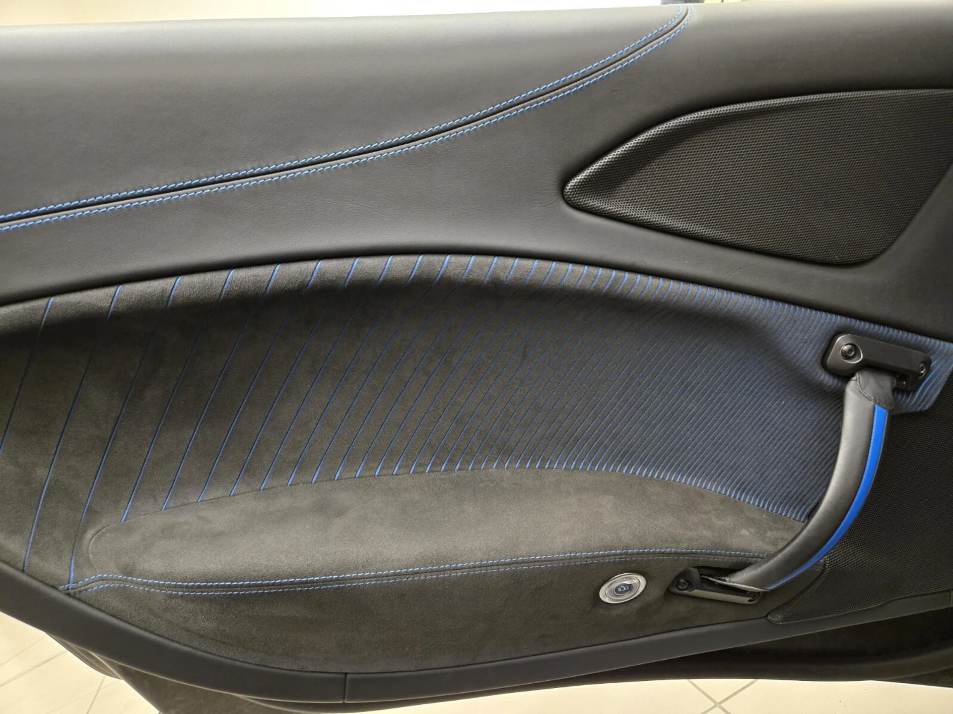 mph025_678005537_Used_2023_Maserati_MC_20_Cielo_1777354581_f05f30b1dc