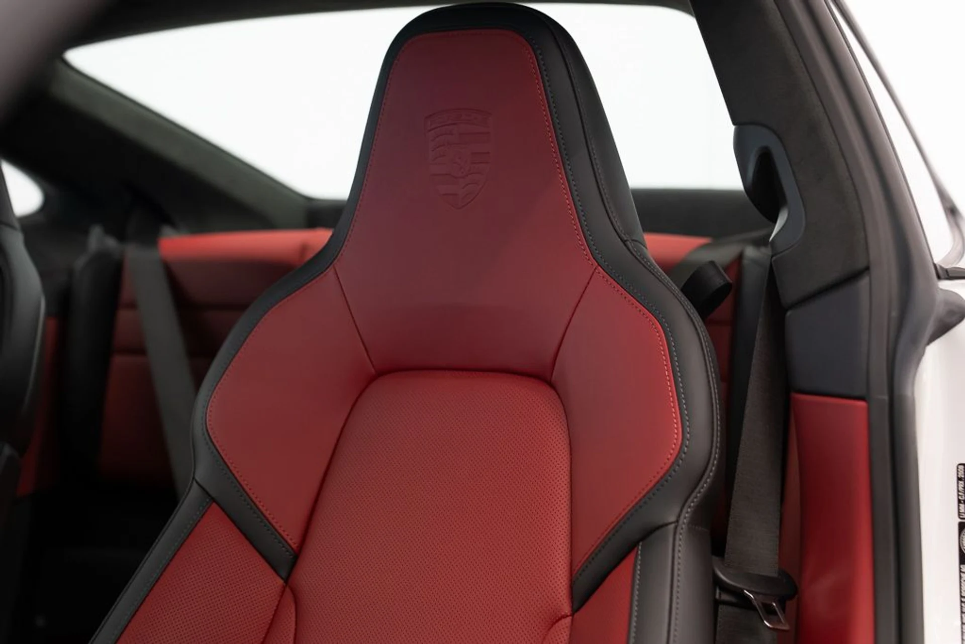 mph025_682881338_porsche_911_2026_jpg_v_1775165756_c1030945b4