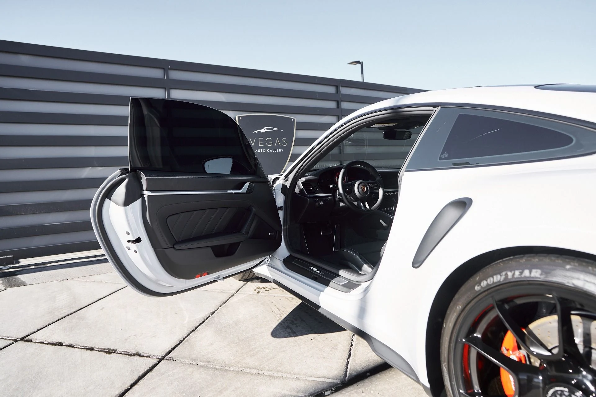 mph025_691875796_Used_2024_Porsche_911_Turbo_1765332425_a1d9a2929c