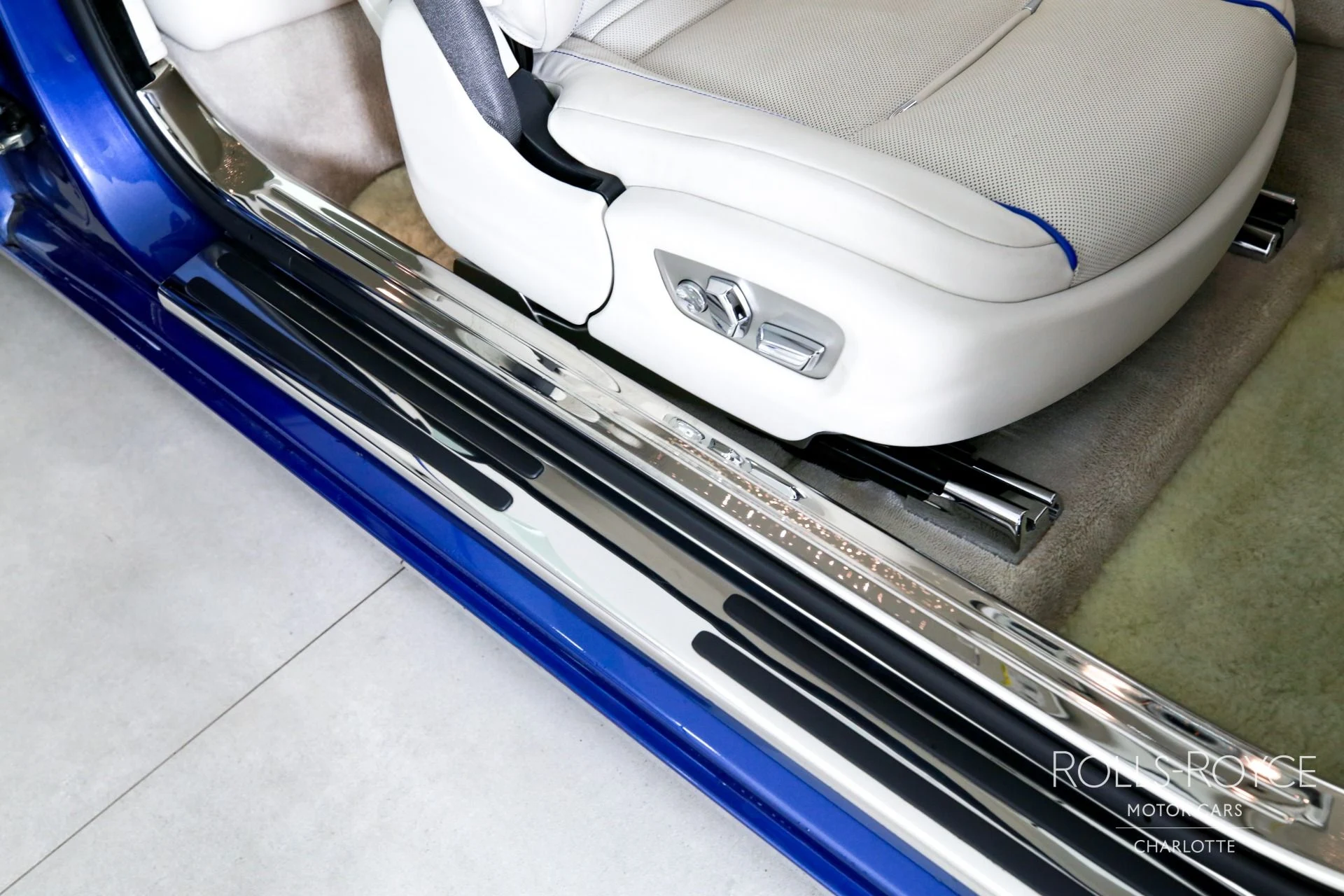 mph025_692531342_Used_2019_Rolls_Royce_Wraith_1771362503_2748205e59