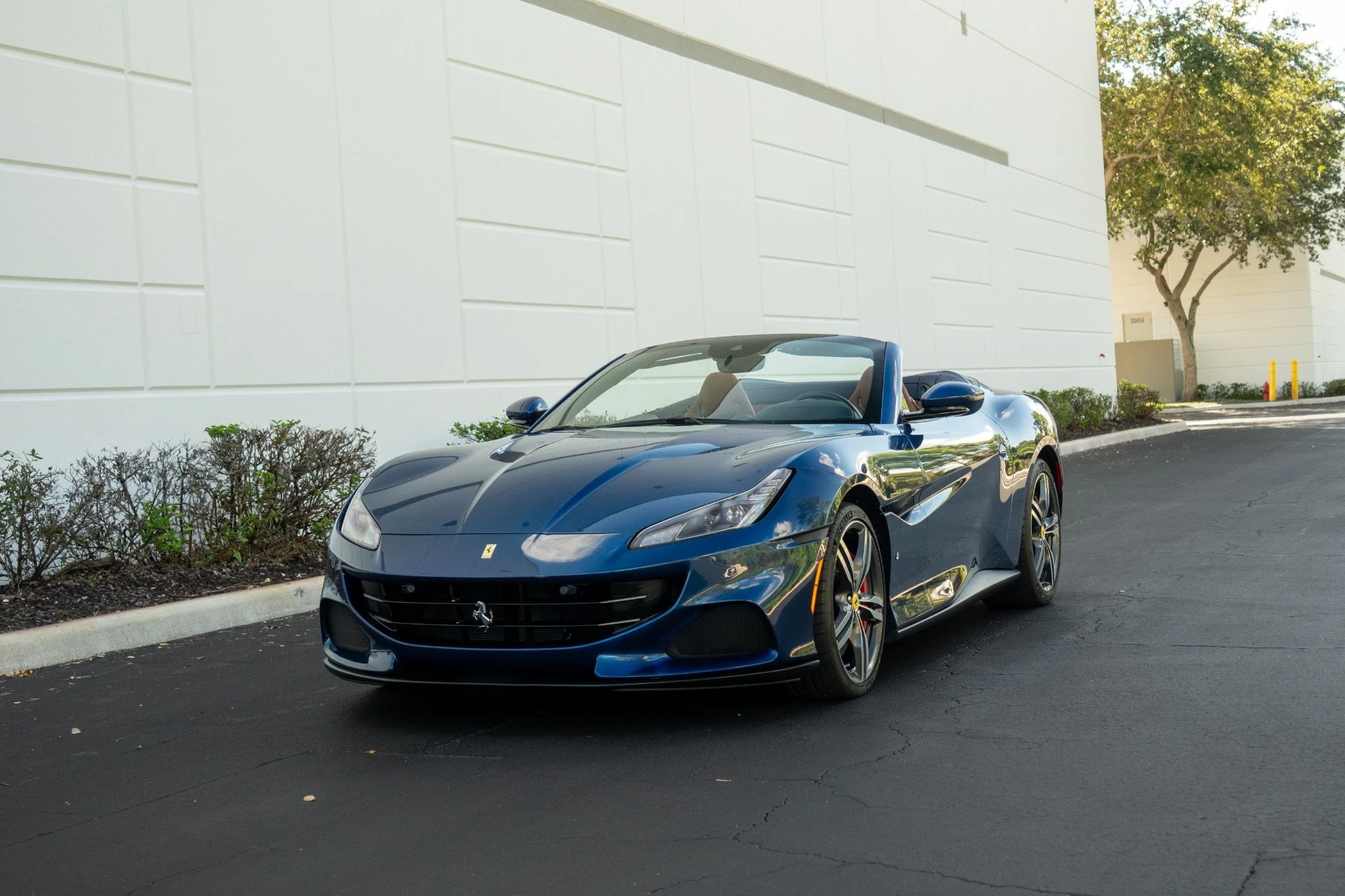 mph025_695120953_Used_2022_Ferrari_Portofino_M_1761343273_9b3886687b