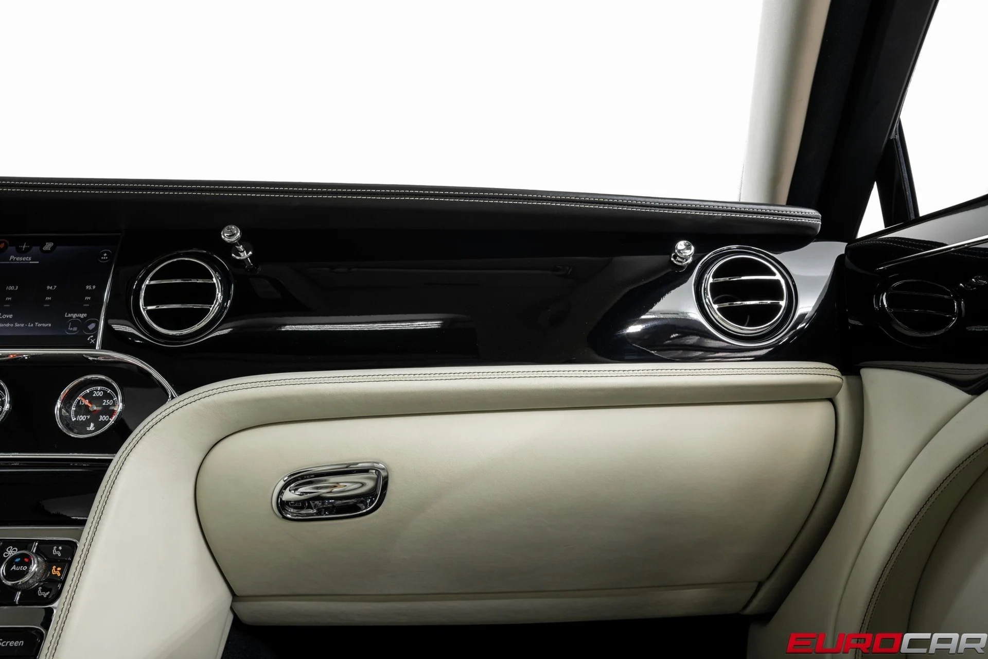 mph025_702846442_image_26_91468708ba