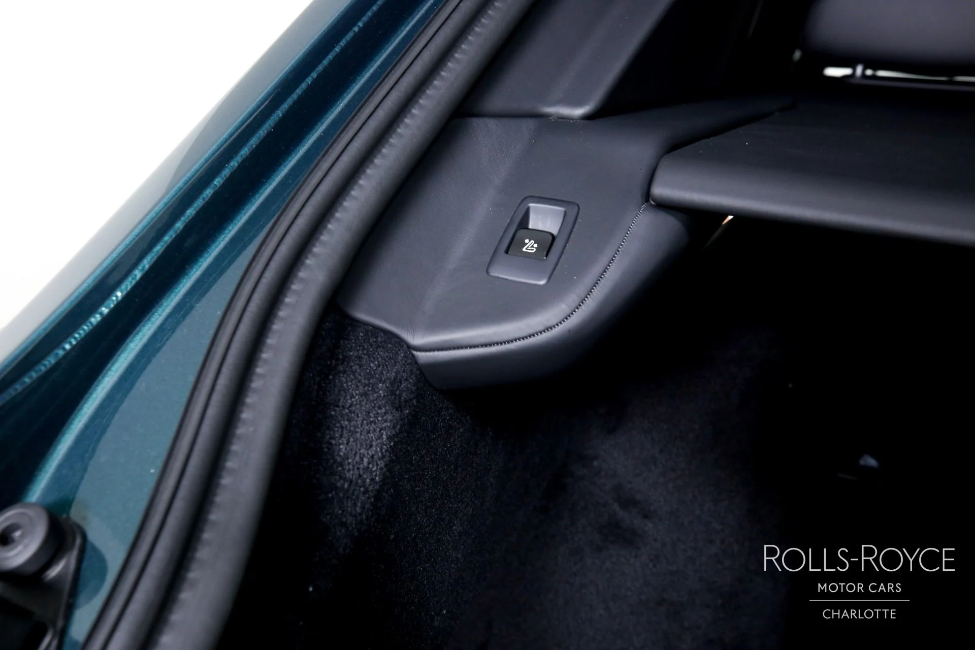 mph025_703713783_Used_2023_Rolls_Royce_Cullinan_1688236802_12fcd49d1d