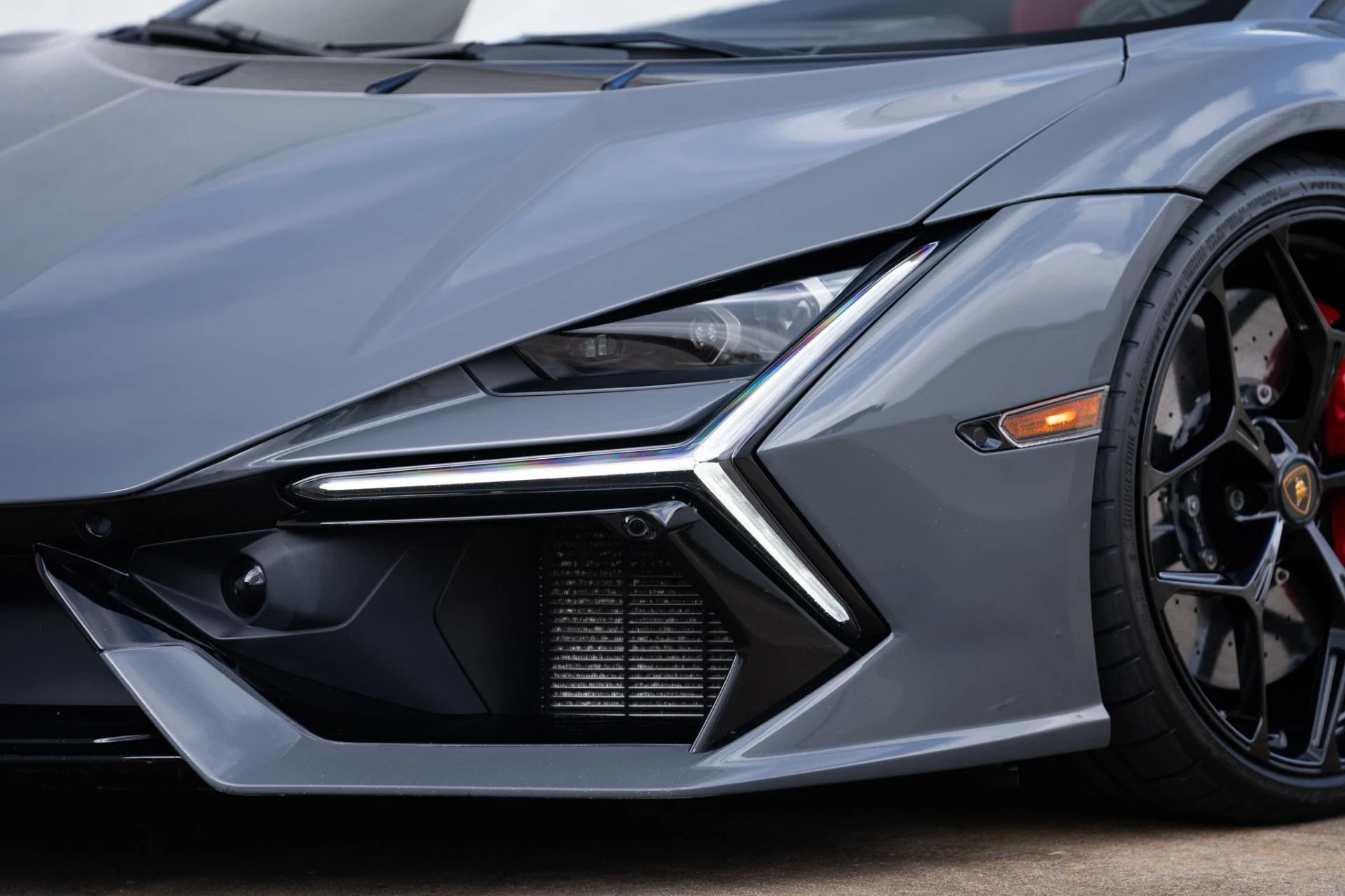 mph025_708272449_Used_2024_Lamborghini_Revuelto_1766428985_9ed147a680