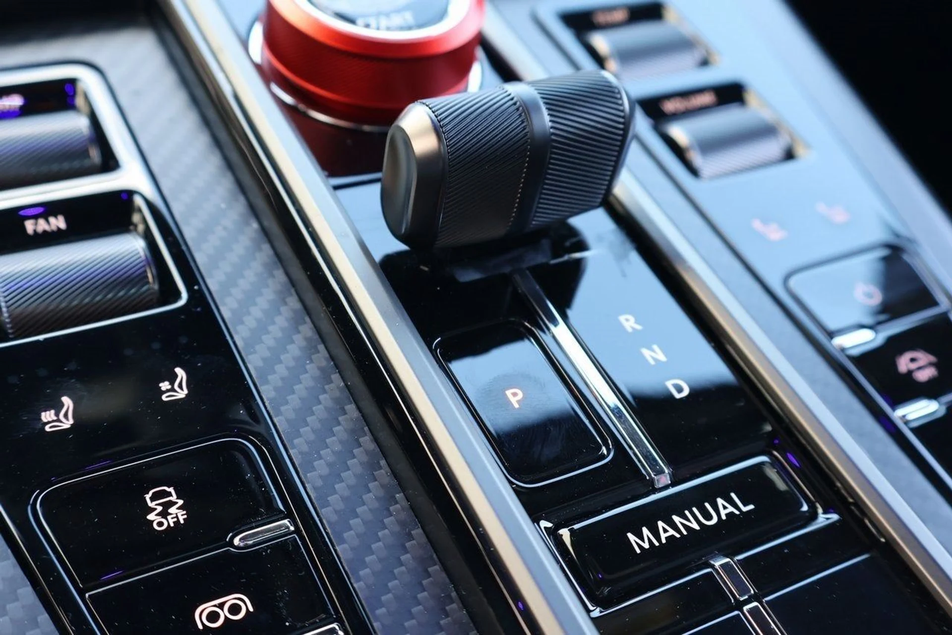 mph025_708848895_26_a209577015