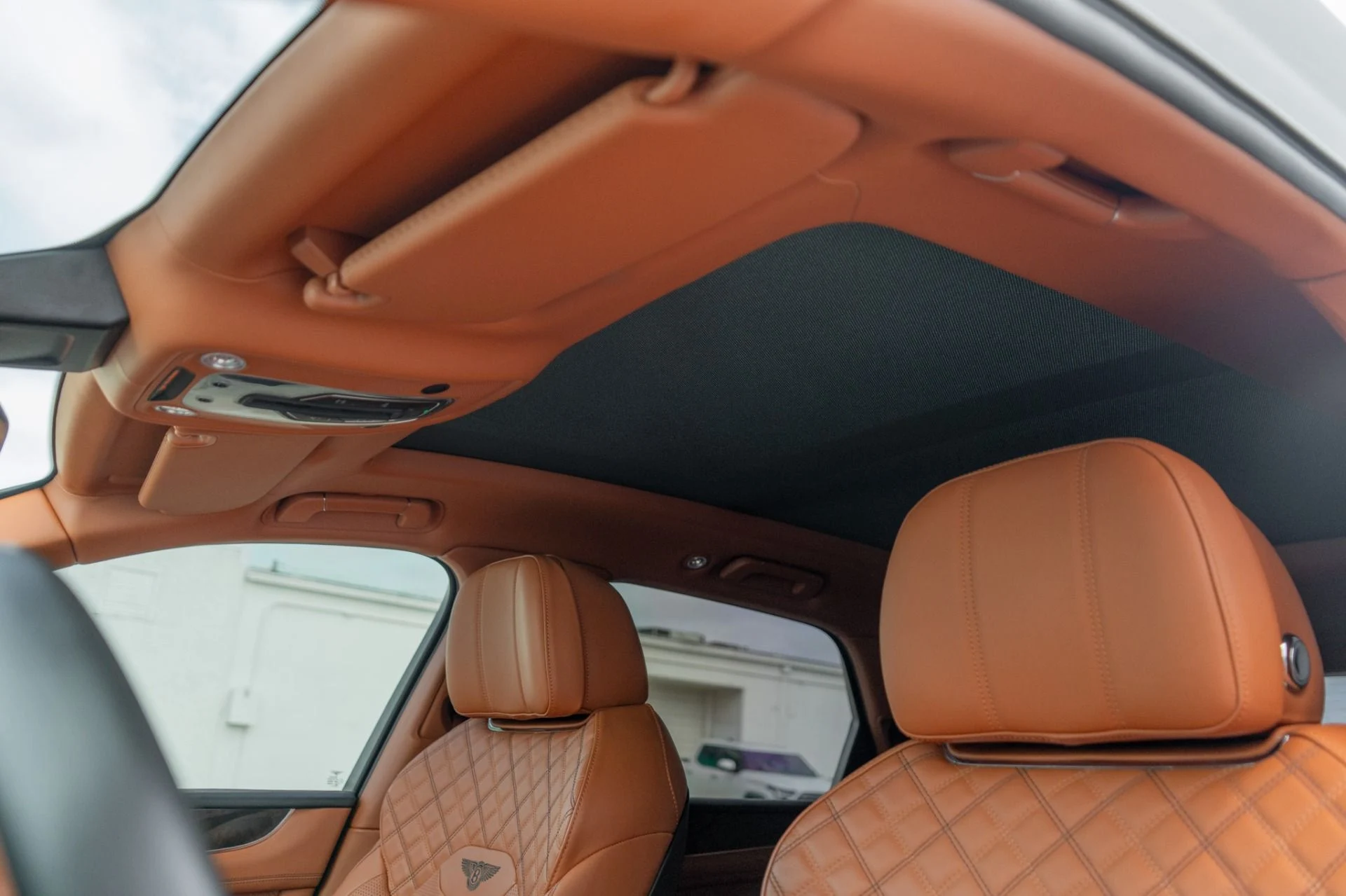 mph025_71170606_Used_2021_Bentley_Bentayga_V8_1780518091_126c770a5a