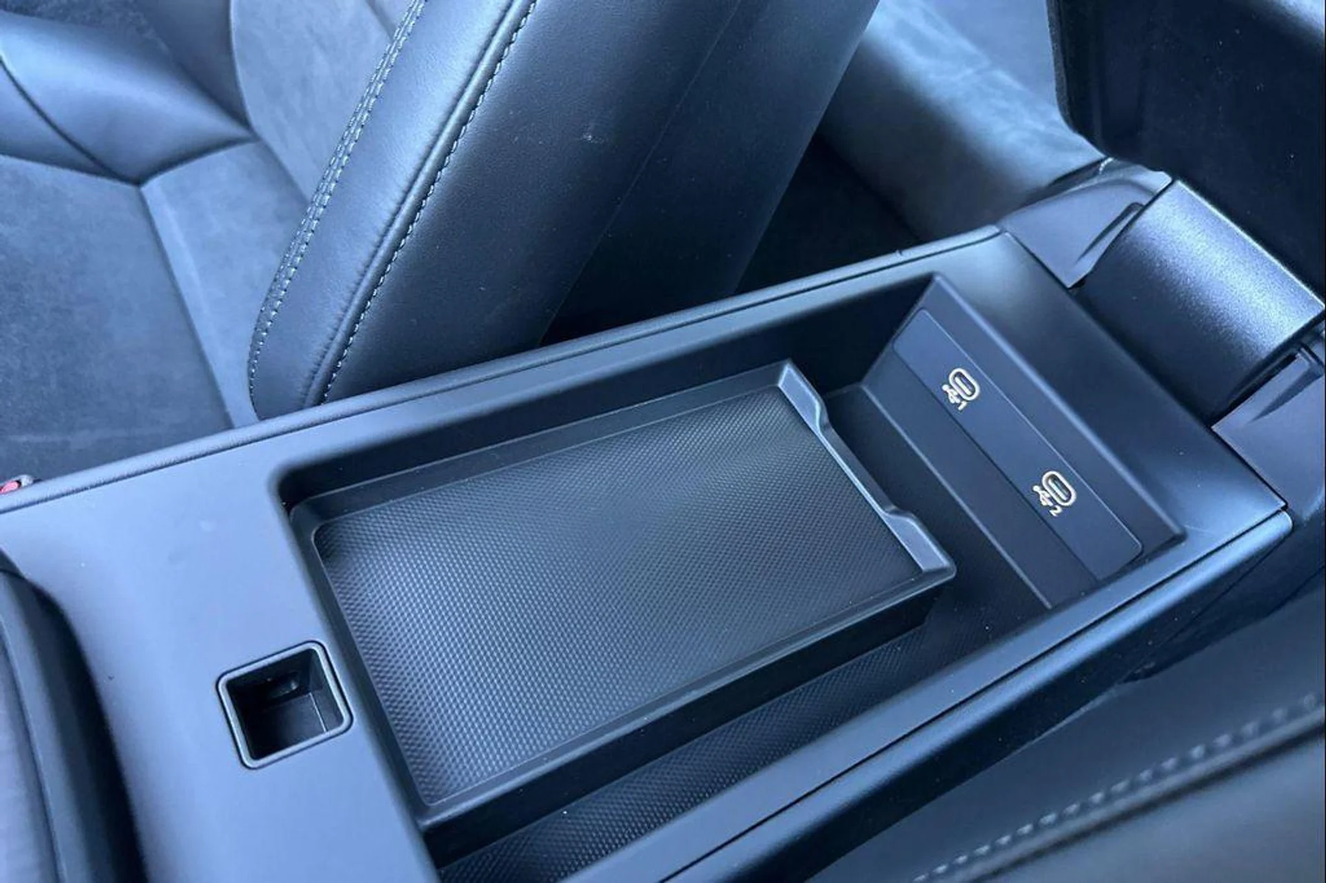 mph025_714576273_i4ic_UD_Yv0wpr53_Xqe_BU_Hs50_Rya0_d3e9eaeaaa