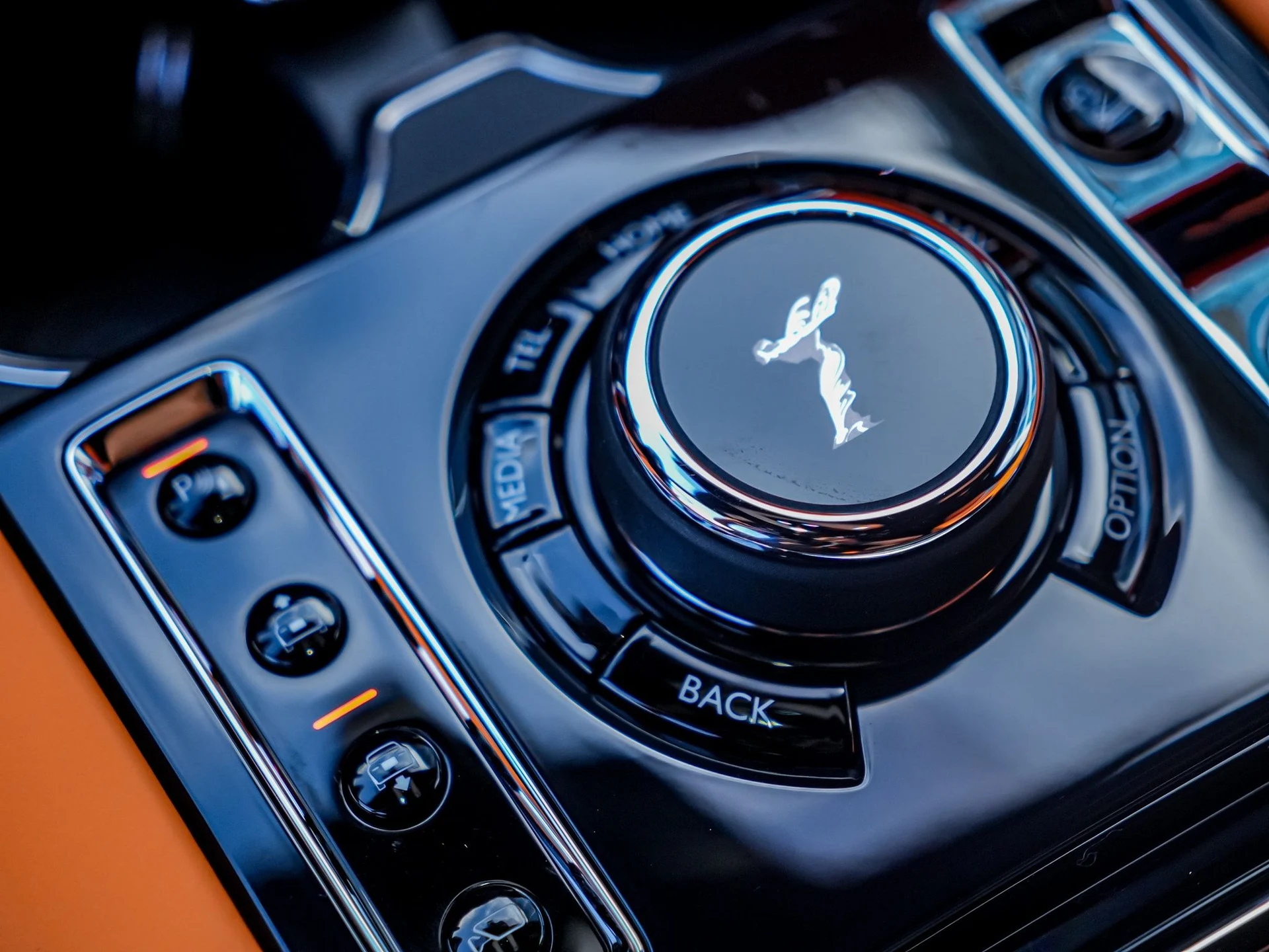 mph025_71465925_Hi_Tech_Luxury_Imports_LLC_SLA_23_HA_06_VU_236740_image_25_5d770a4877