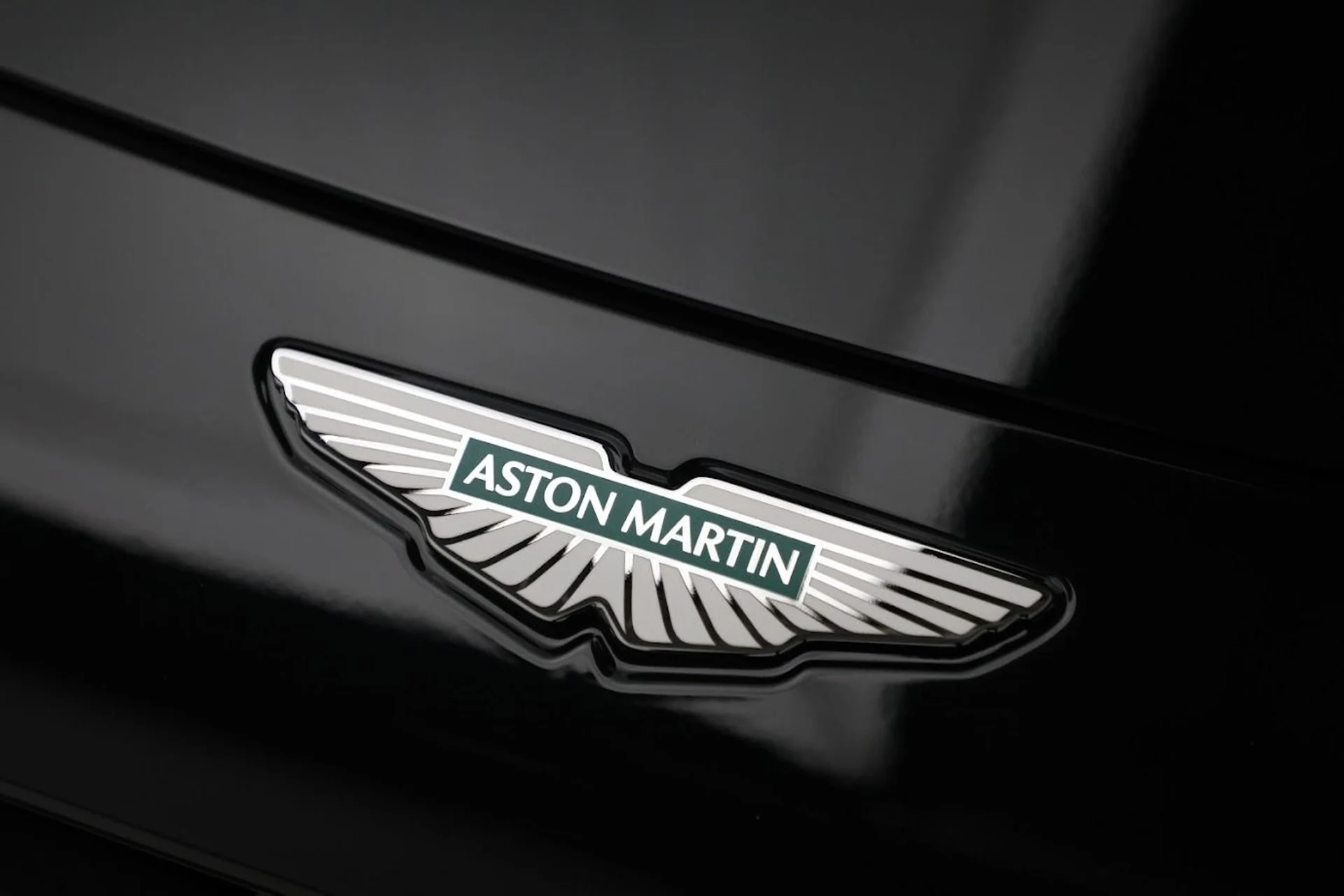 mph025_714908746_Used_2024_Aston_Martin_DB_12_V8_dae56ef159