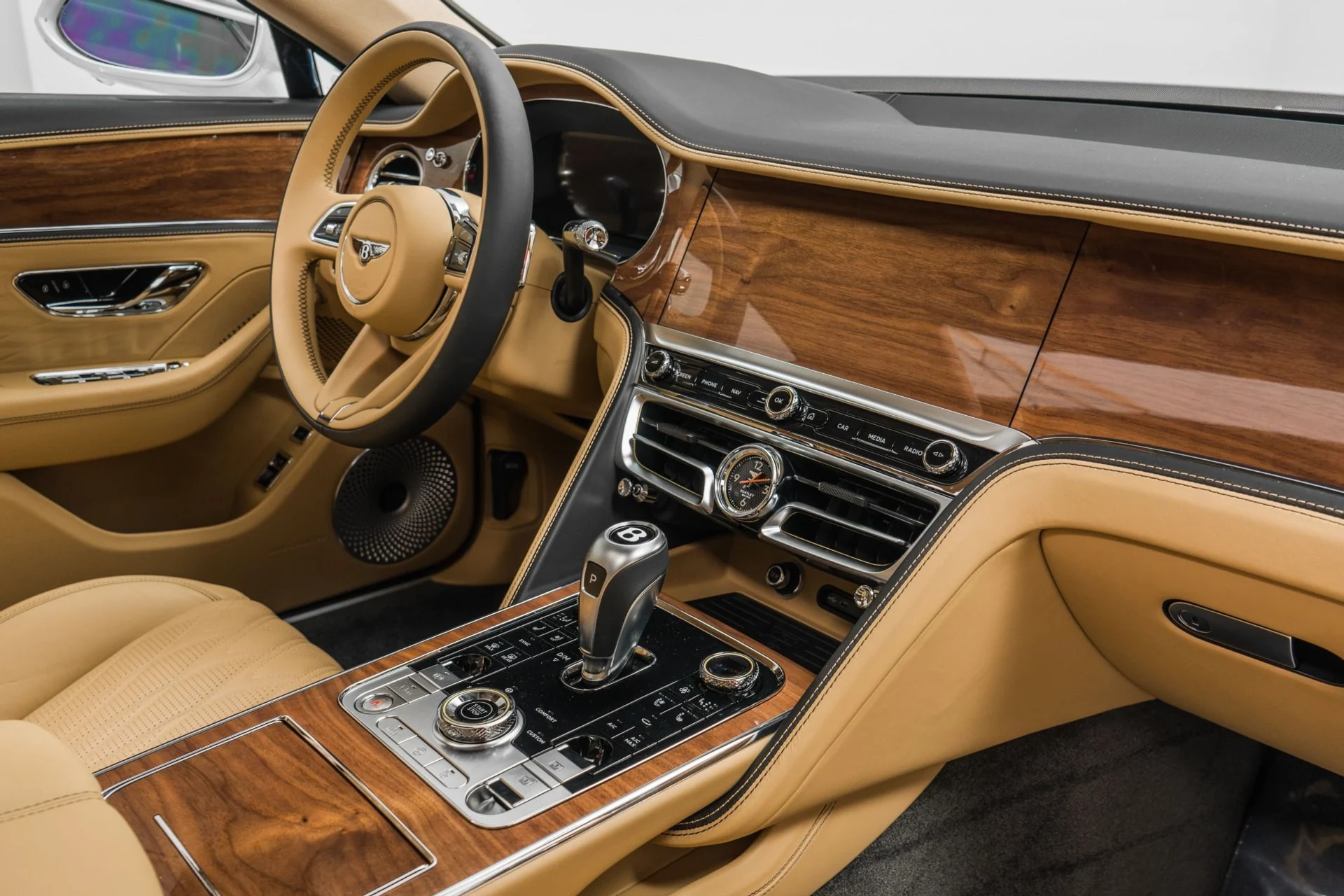 mph025_718015335_Used_2026_Bentley_Flying_Spur_Azure_1772059089_102279e8cc