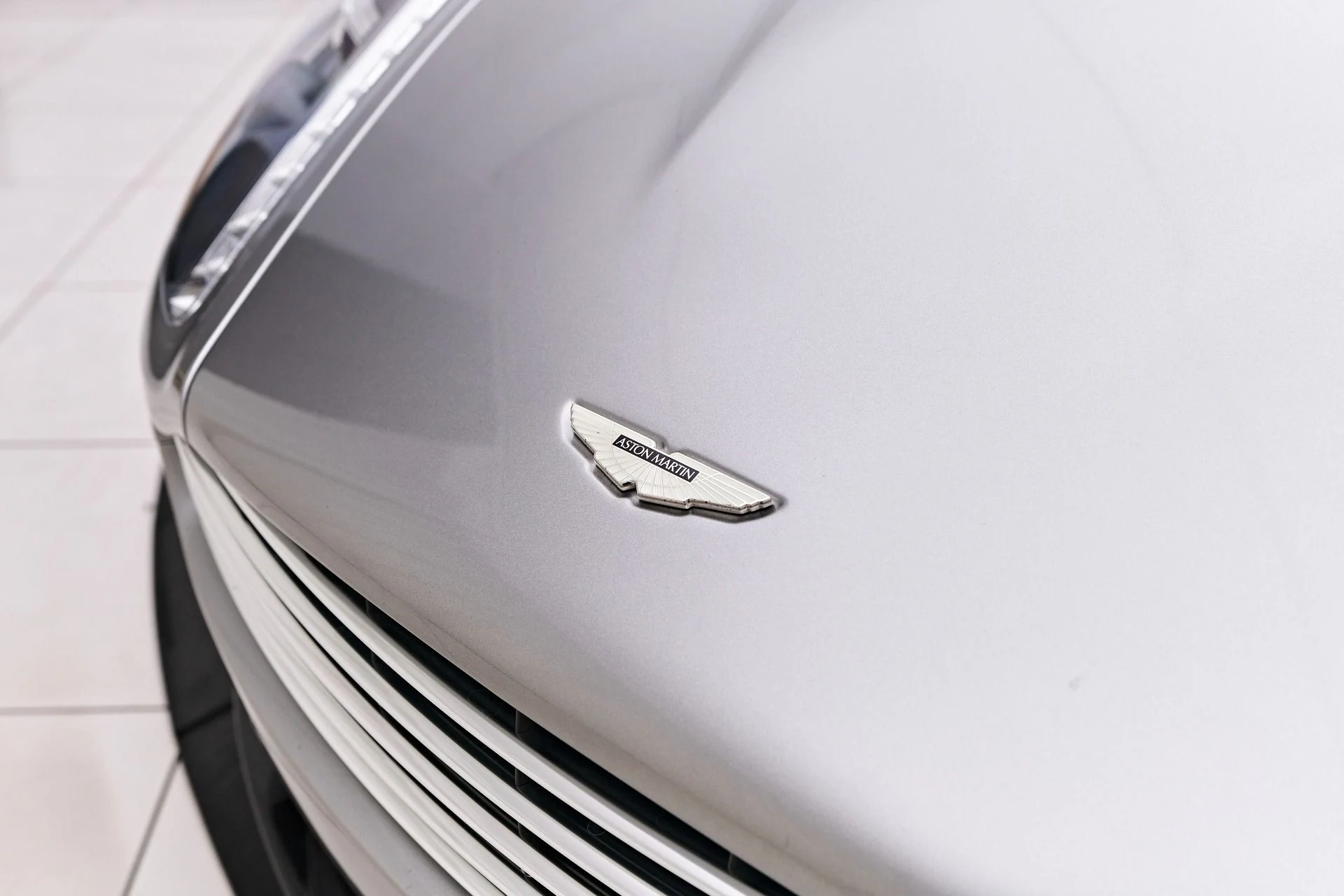 mph025_719377452_Used_2016_Aston_Martin_DB_9_GT_1758395092_7ced3fd34b