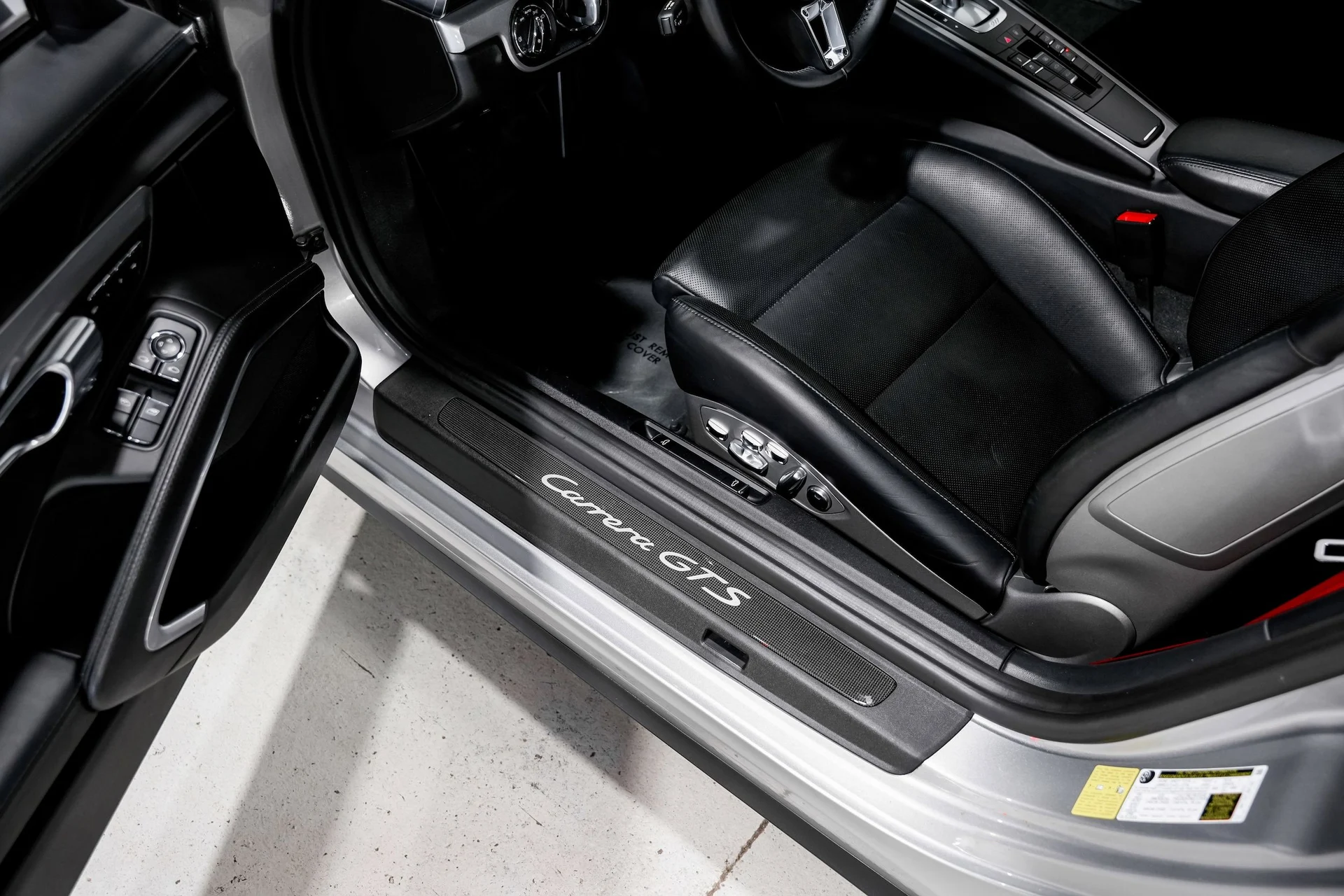 mph025_722531577_4dc26180a6dd1d5a9acb1f8861ef42c5x_6e98359f86