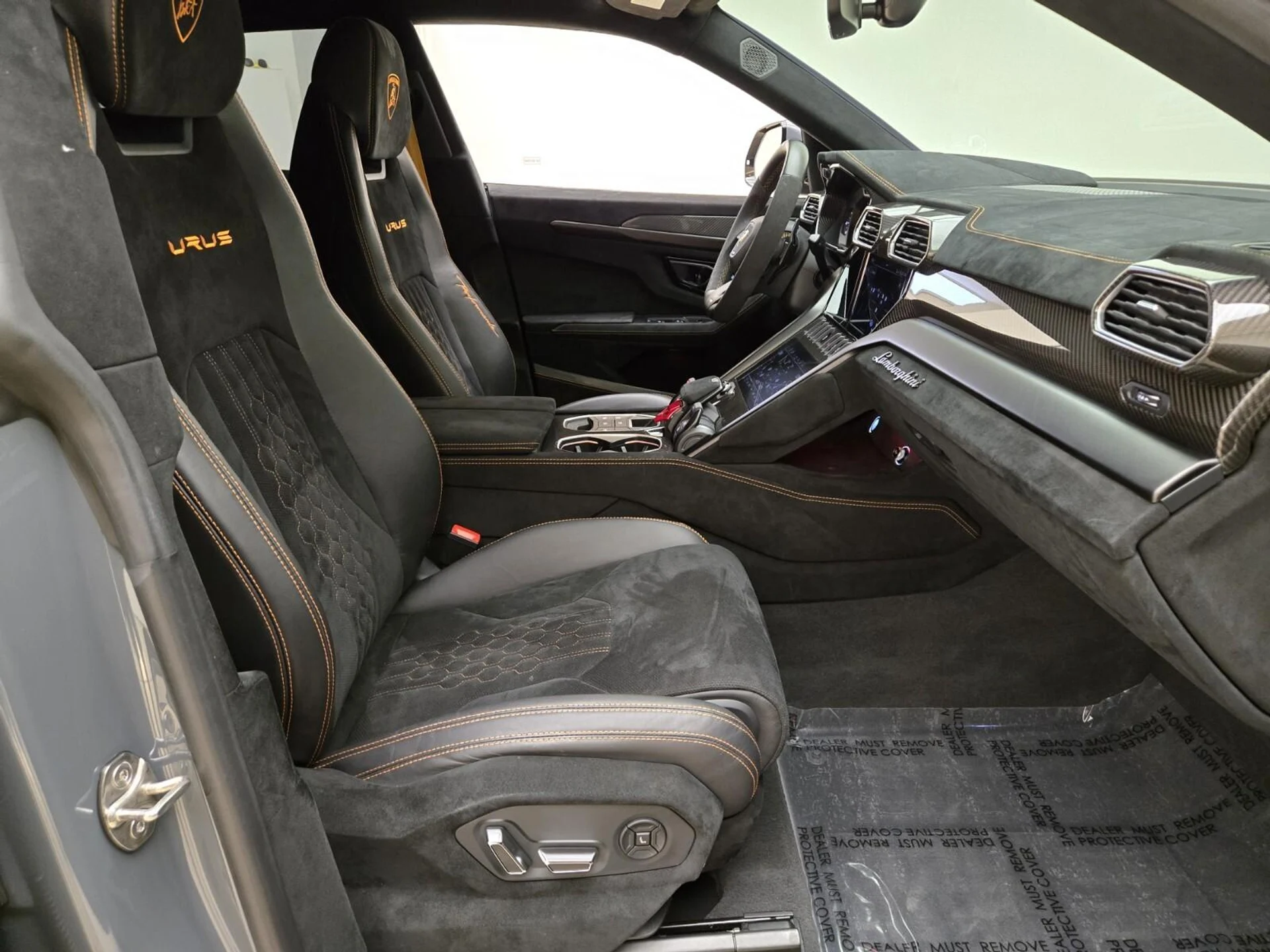 mph025_723139215_Used_2023_Lamborghini_Urus_Performante_1777095818_48a55ac61d