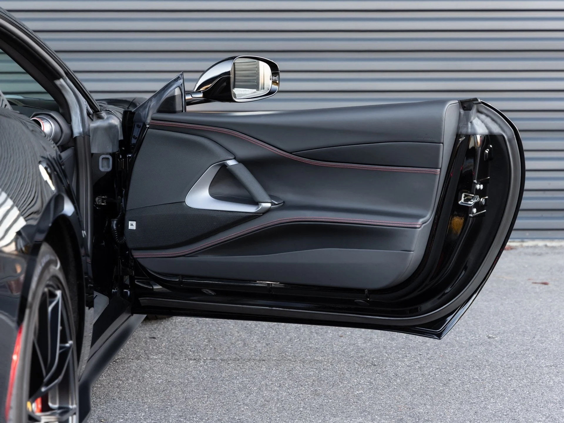 mph025_725852173_26_5a90bdddaa