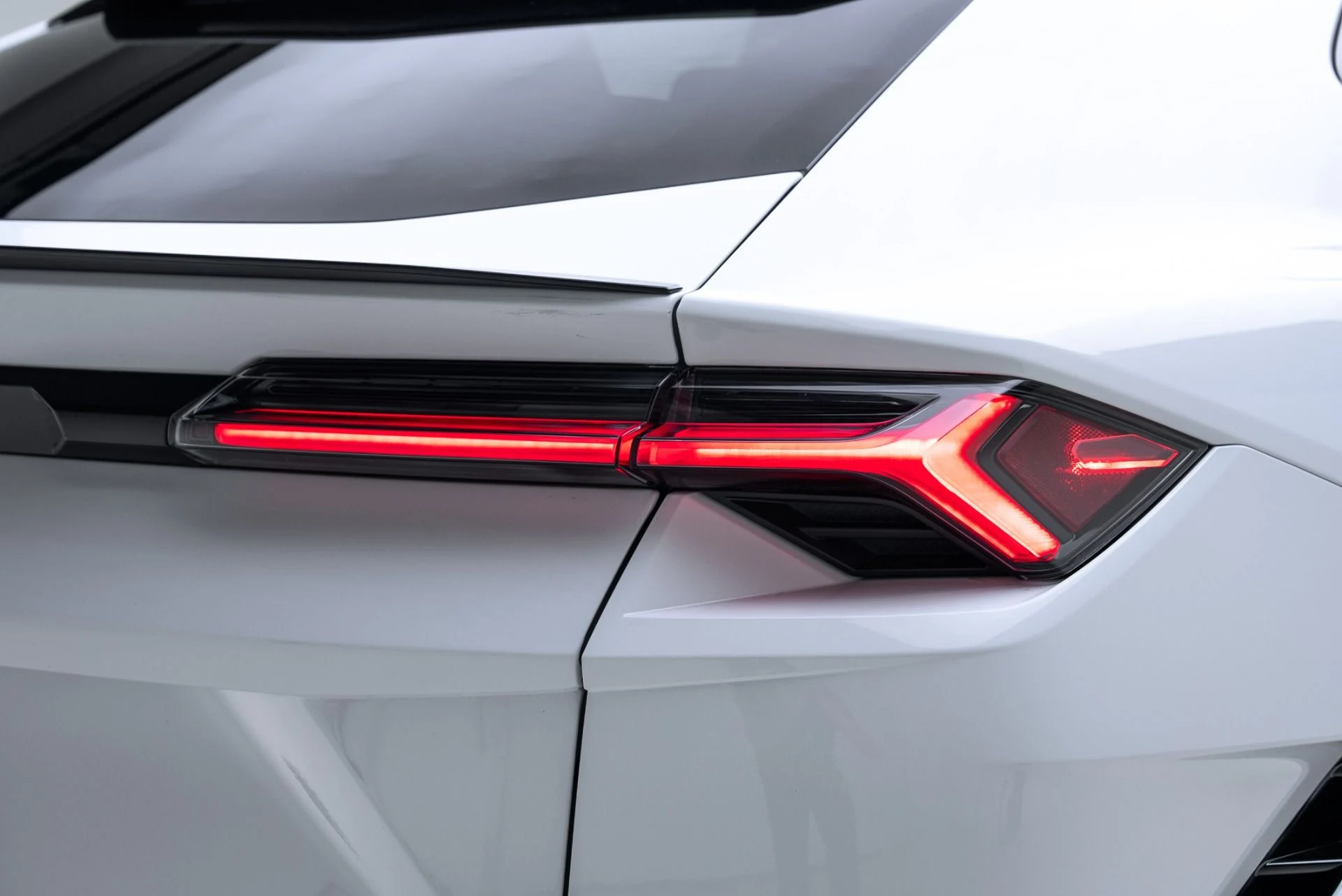 mph025_727623195_Used_2024_Lamborghini_Urus_S_1774974370_48c397f39b