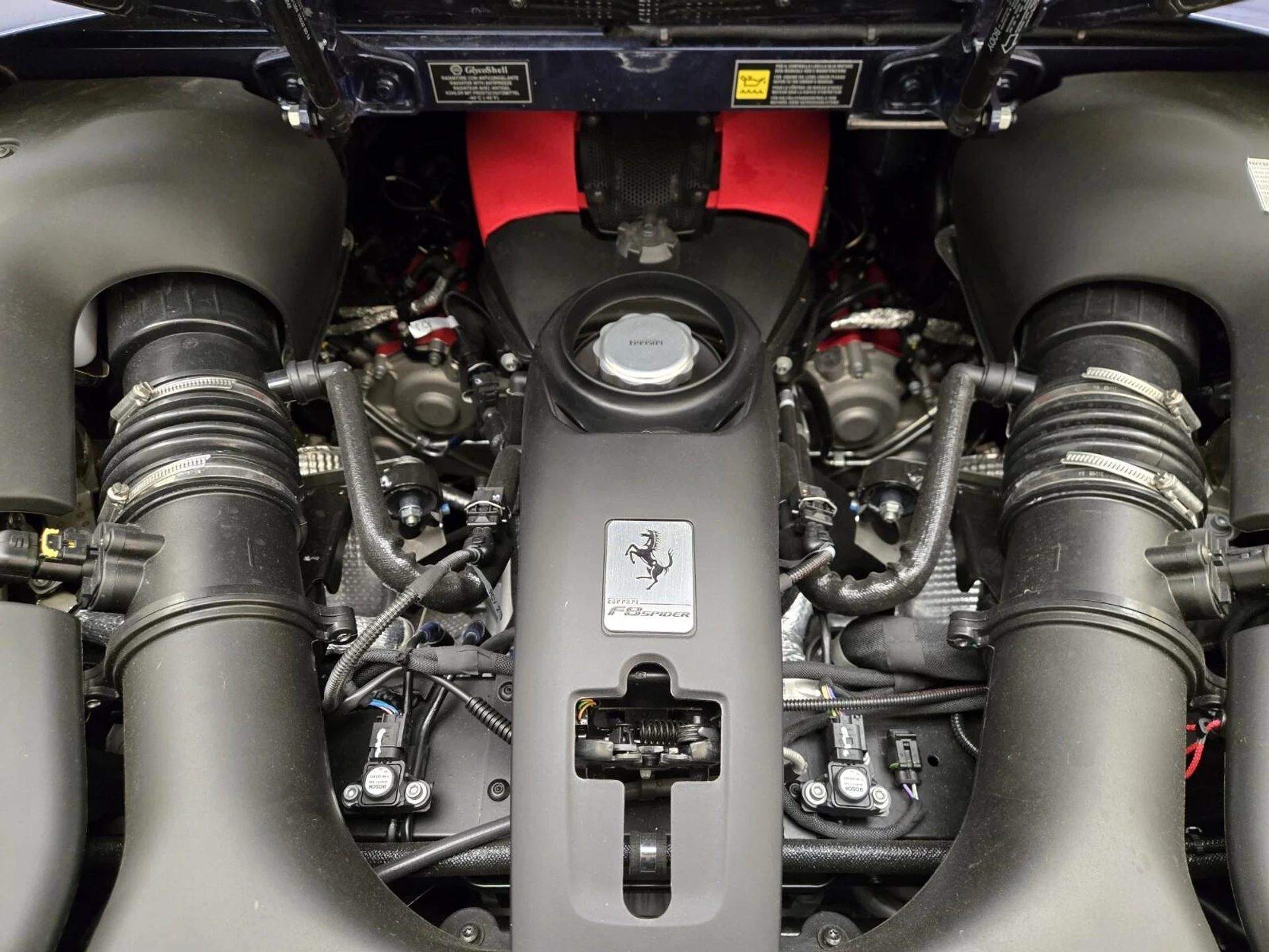 mph025_72812970_Used_2022_Ferrari_F8_Spider_1753250648_ddefefecb6