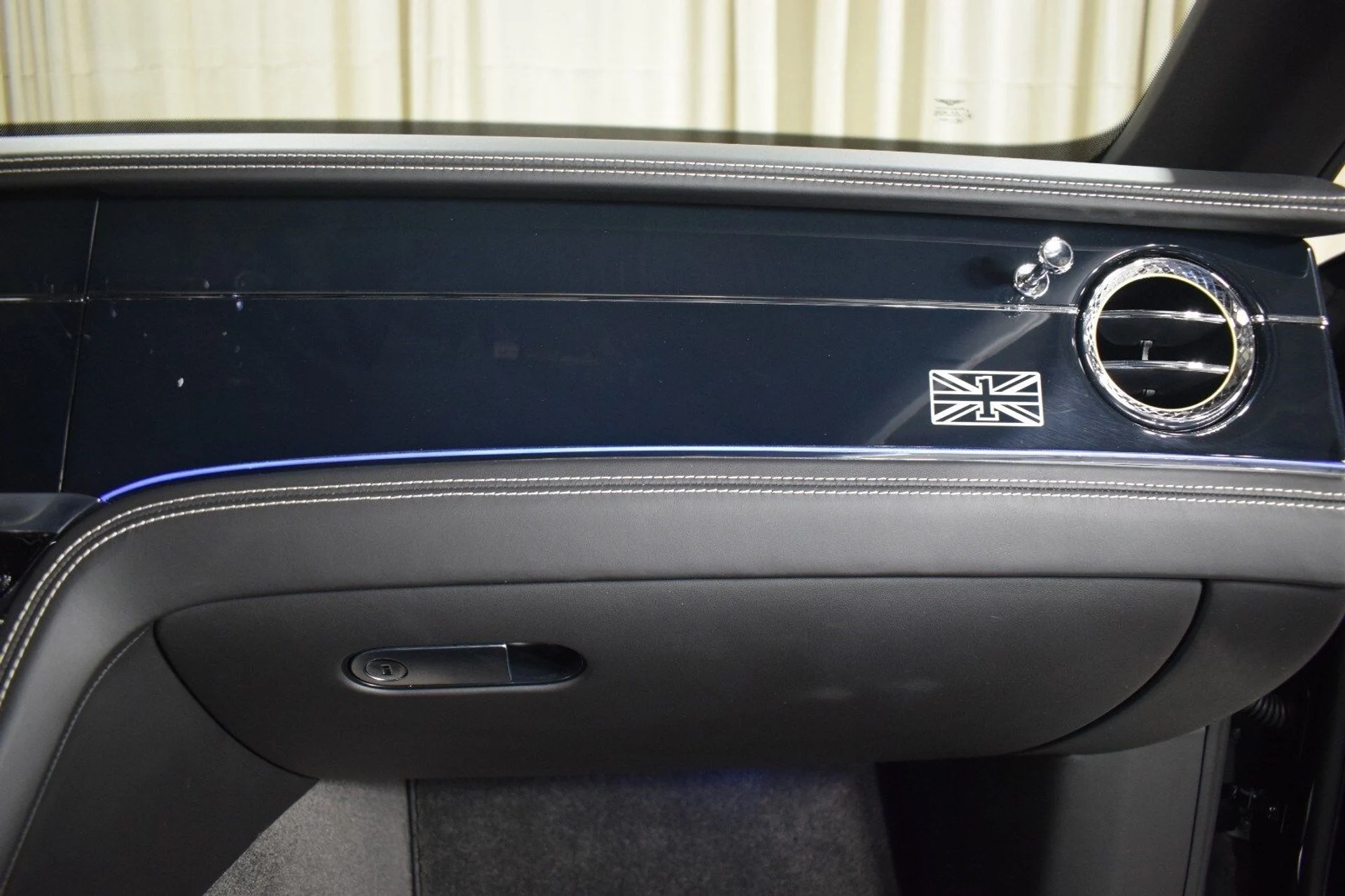 mph025_730425787_f564adc42ce55c67730746a390f5d2ffx_4dbfcbb382