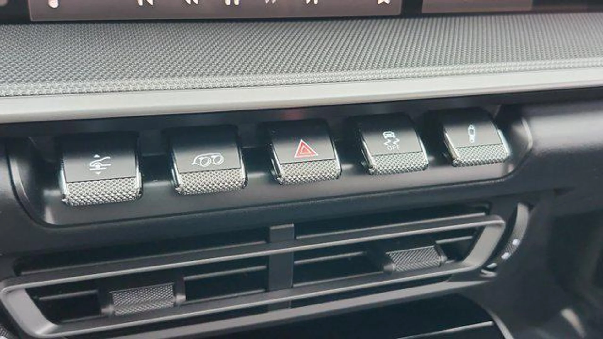 mph025_734741613_x_NCT_8w_L4_N_Lrg_Nhqa_U_Zg_Bin_Tr_CY_4edcfe24e7