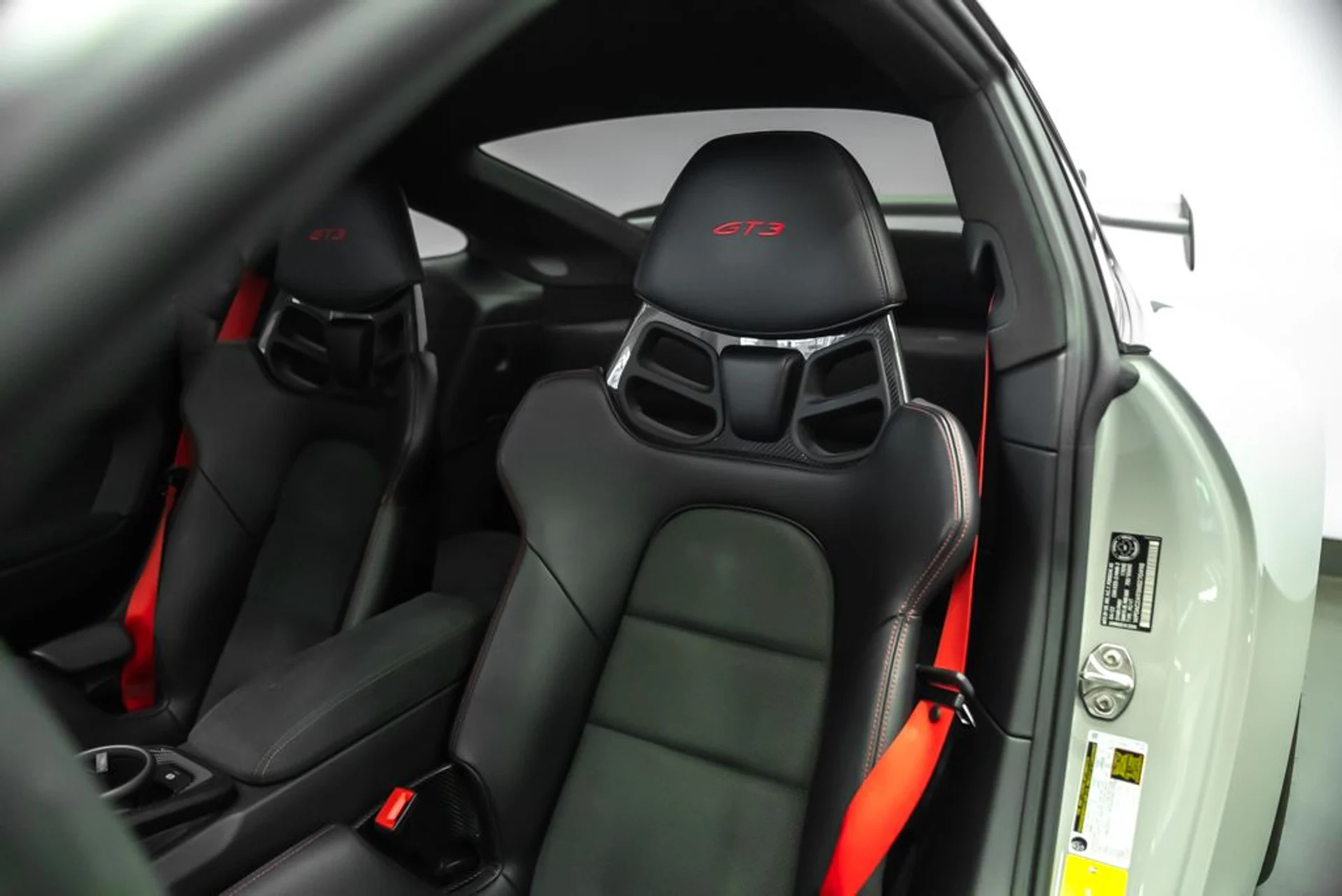 mph025_746093103_porsche_911_2022_7ce74fe96e