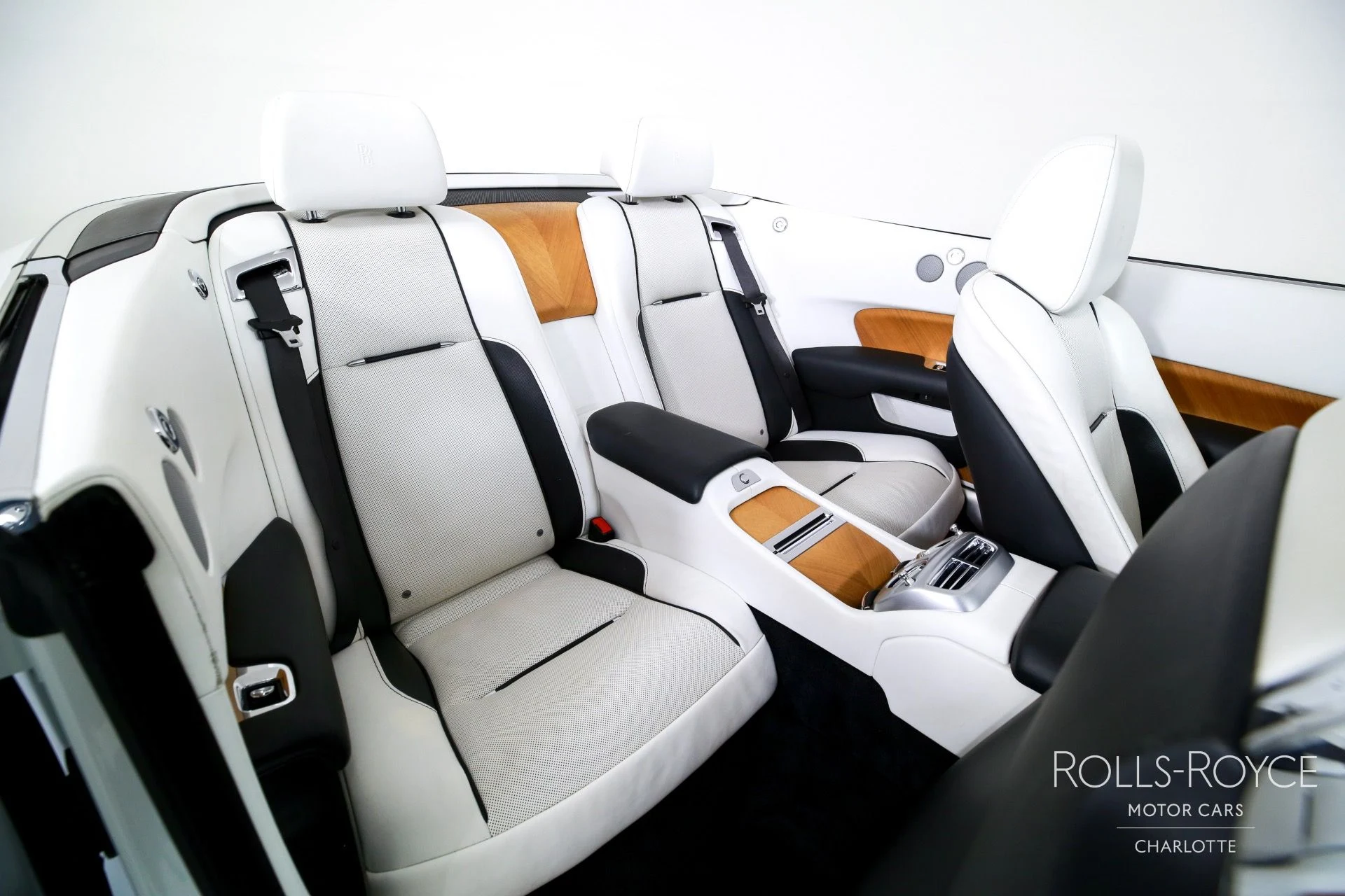 mph025_757607346_Used_2019_Rolls_Royce_Dawn_1750192596_5923616c0f