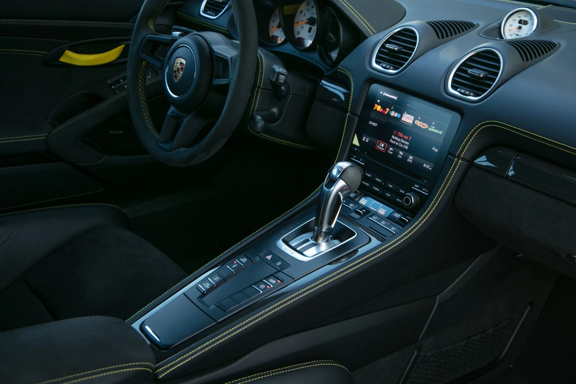 mph025_758224440_Used_2022_Porsche_718_Cayman_GT_4_1761070750_002752ff58