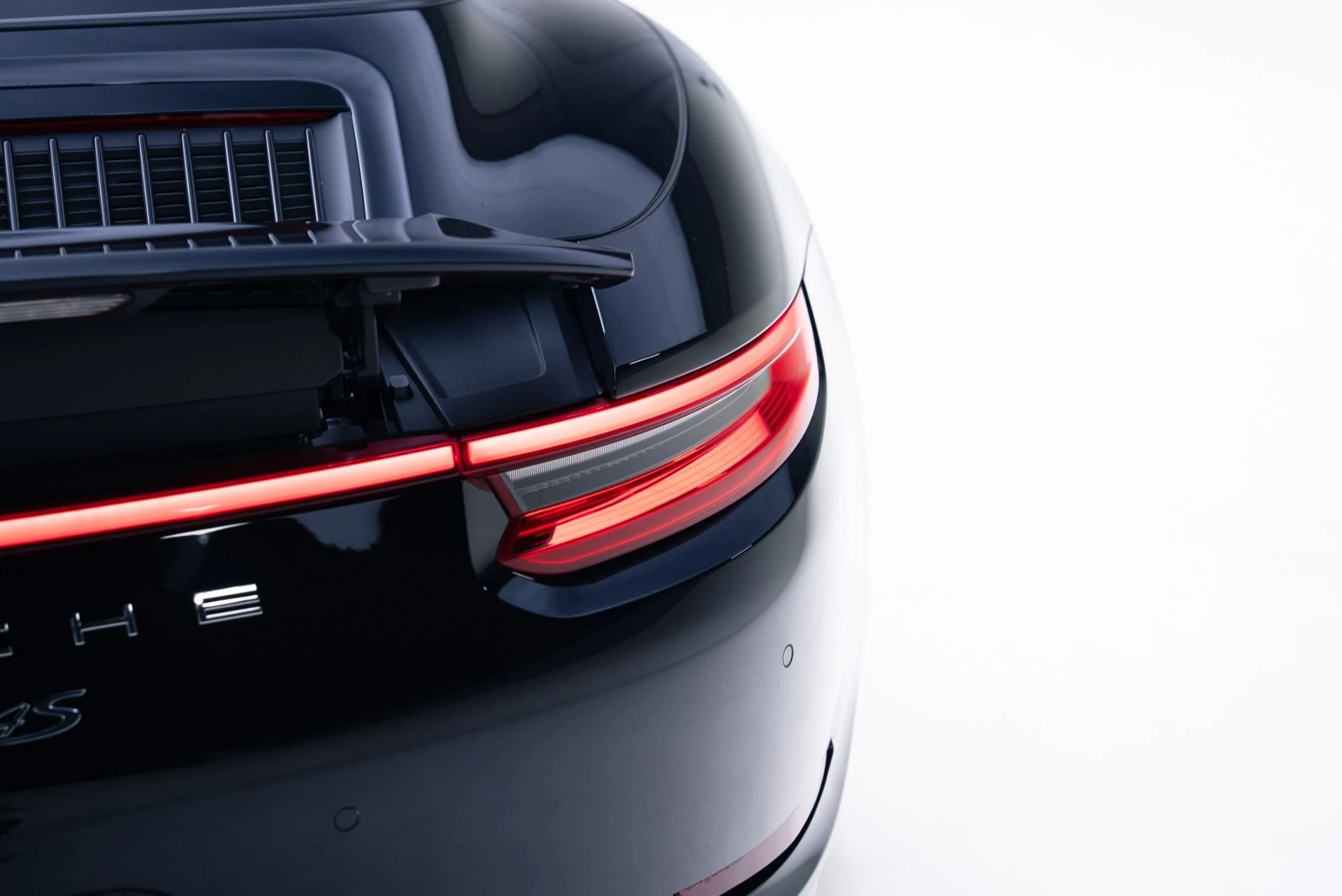 mph025_764686880_Used_2018_Porsche_911_Targa_4_S_1767827932_ffd80e52f0