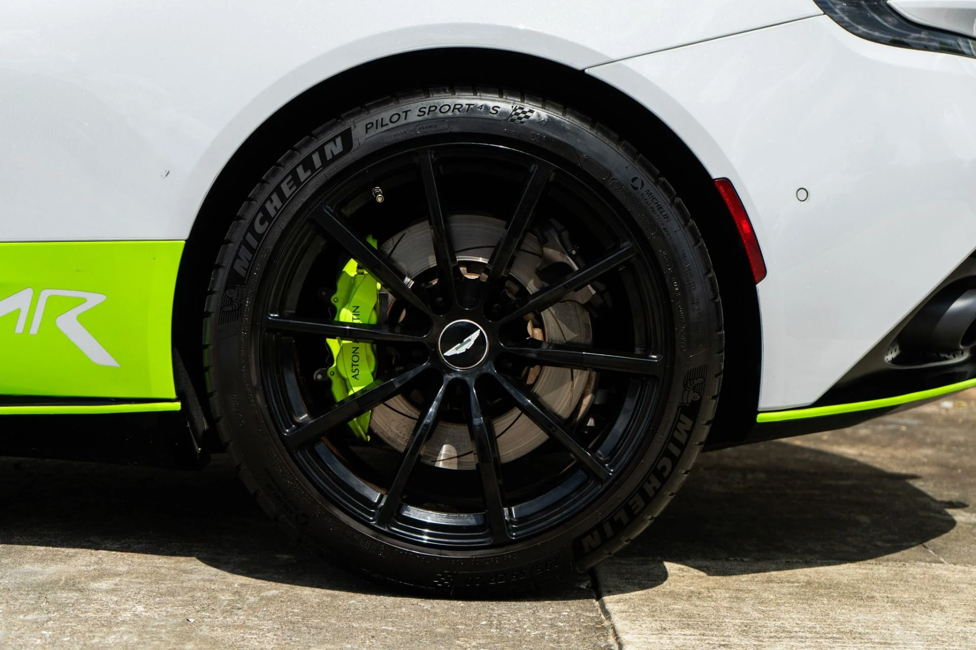 mph025_770940502_Used_2019_Aston_Martin_DB_11_AMR_1785363698_4c1f74932b