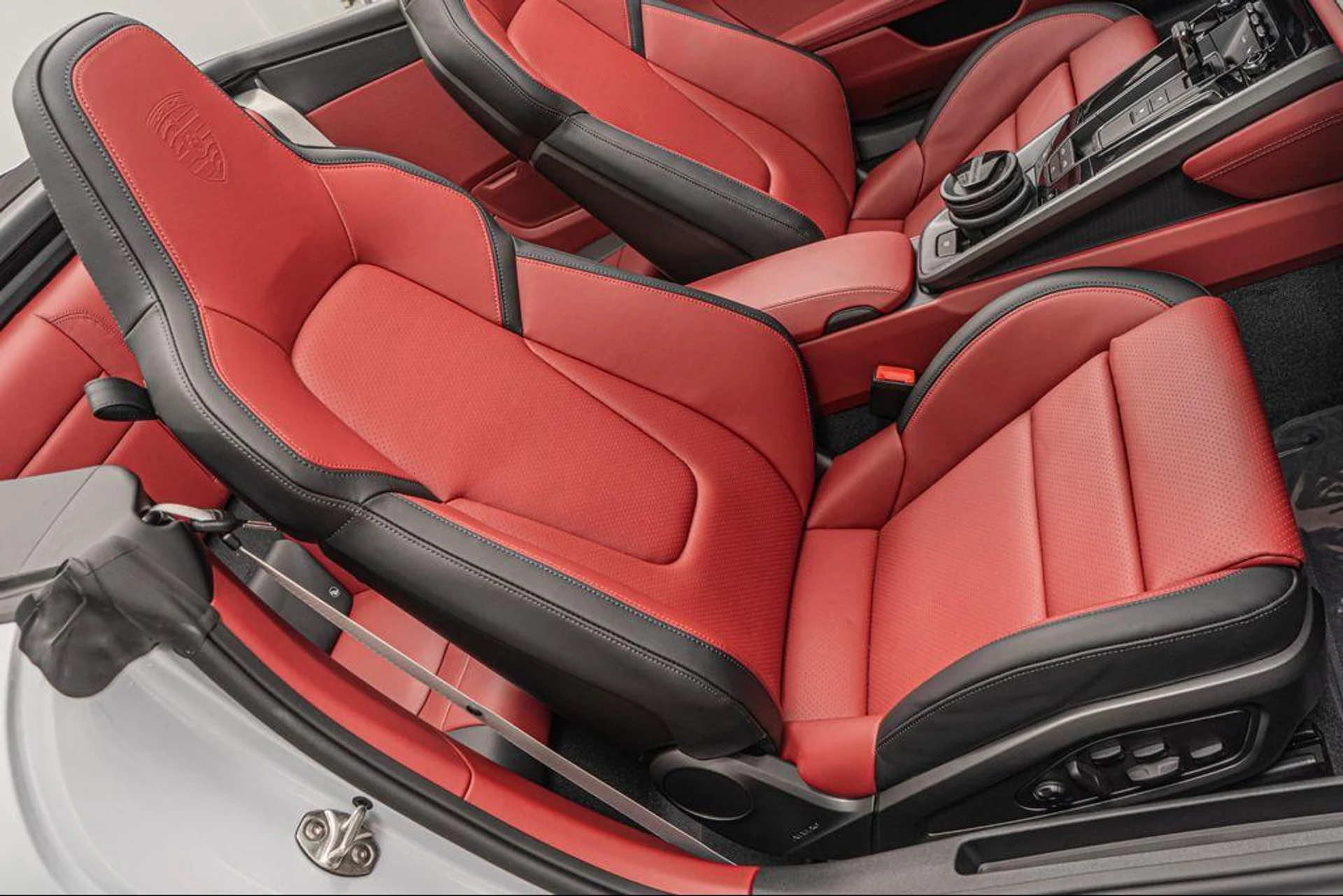 mph025_771787738_ydamakz_O44_ycs_Ll3_Fjmjucx_BM_154fe949eb