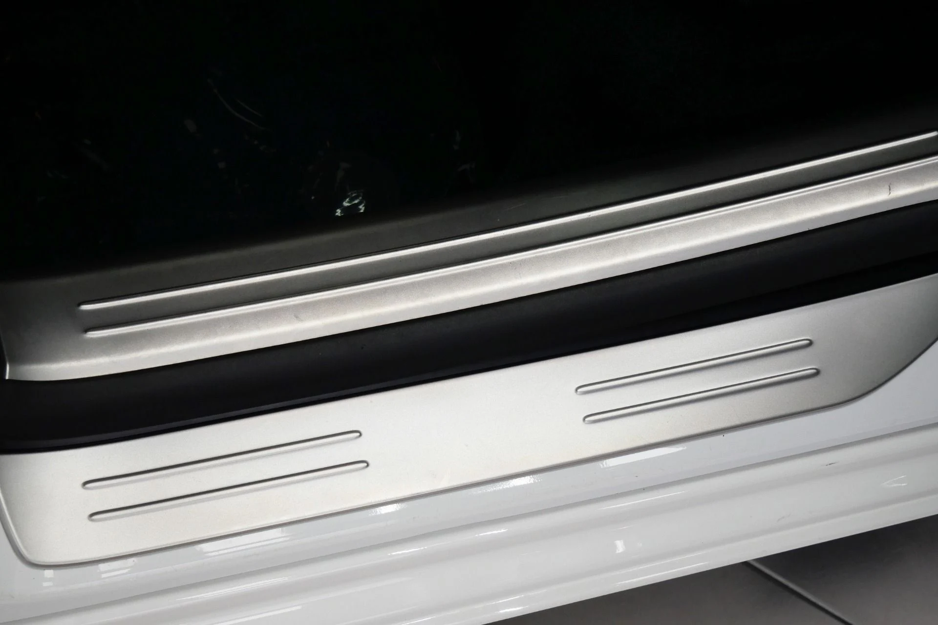 mph025_775882991_Used_2014_Rolls_Royce_Ghost_V12_Power_Drivers_Assistance_1_Heated_and_Ventilated_Front_Seats_1779224671_25c4512ced