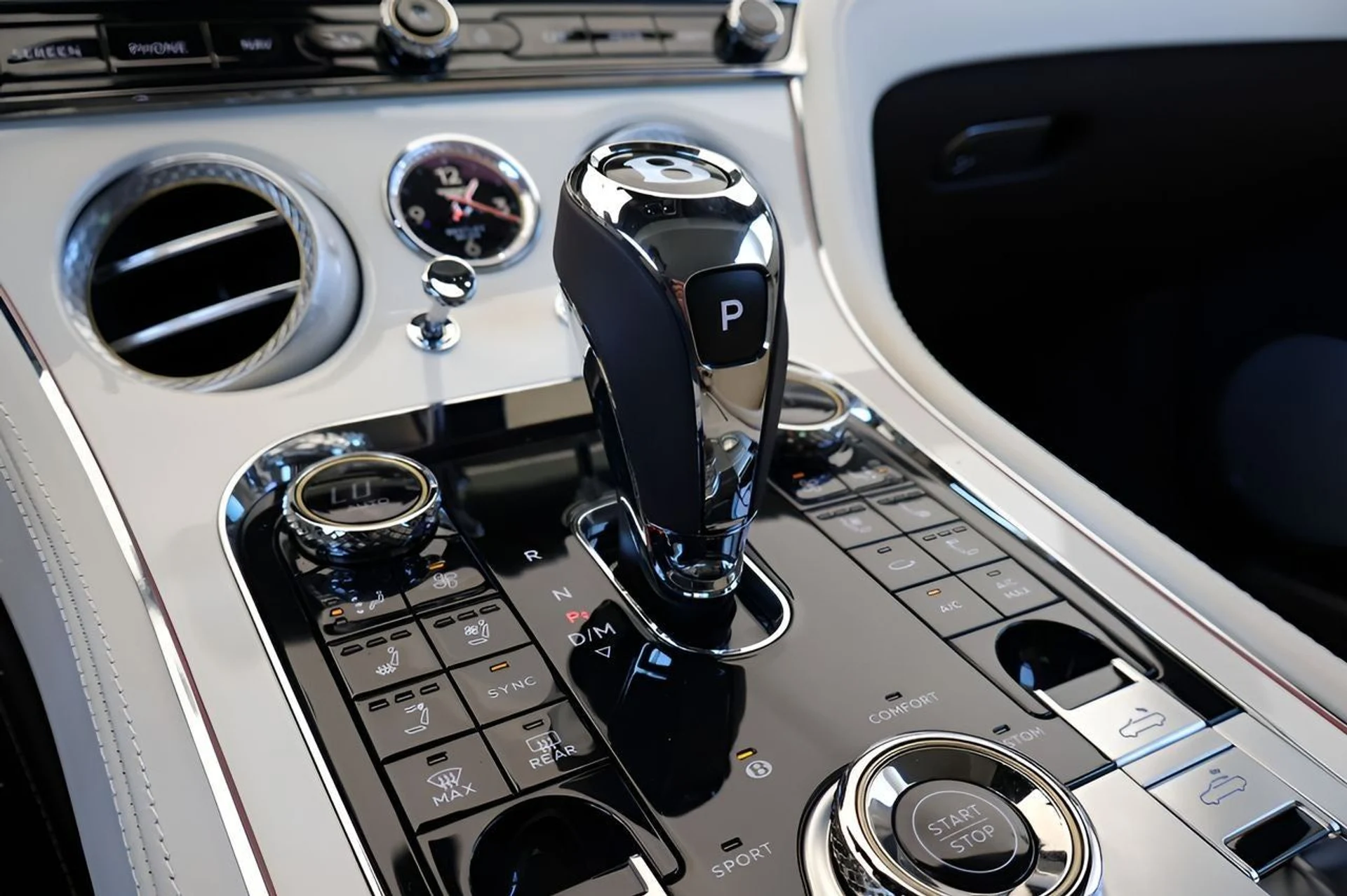 mph025_776397922_26_4a49fc8baa